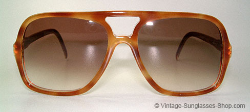 Nina Ricci 140 Details
