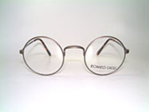 Romeo Gigli - RG18 Details