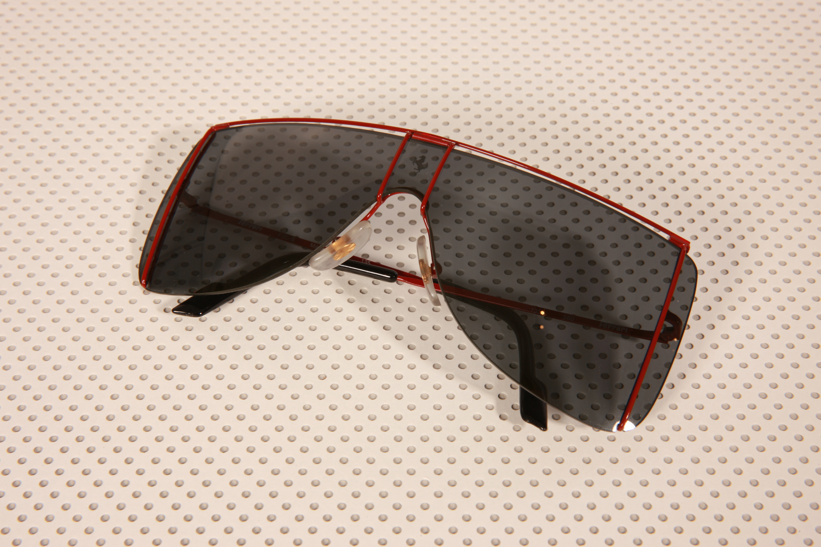 Sports sunglasses from the 90s: Ferrari F15