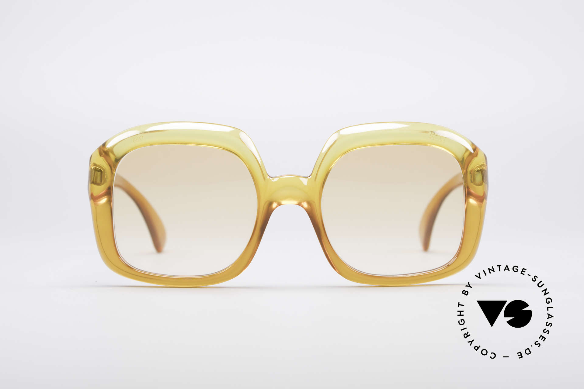 black and white metcons