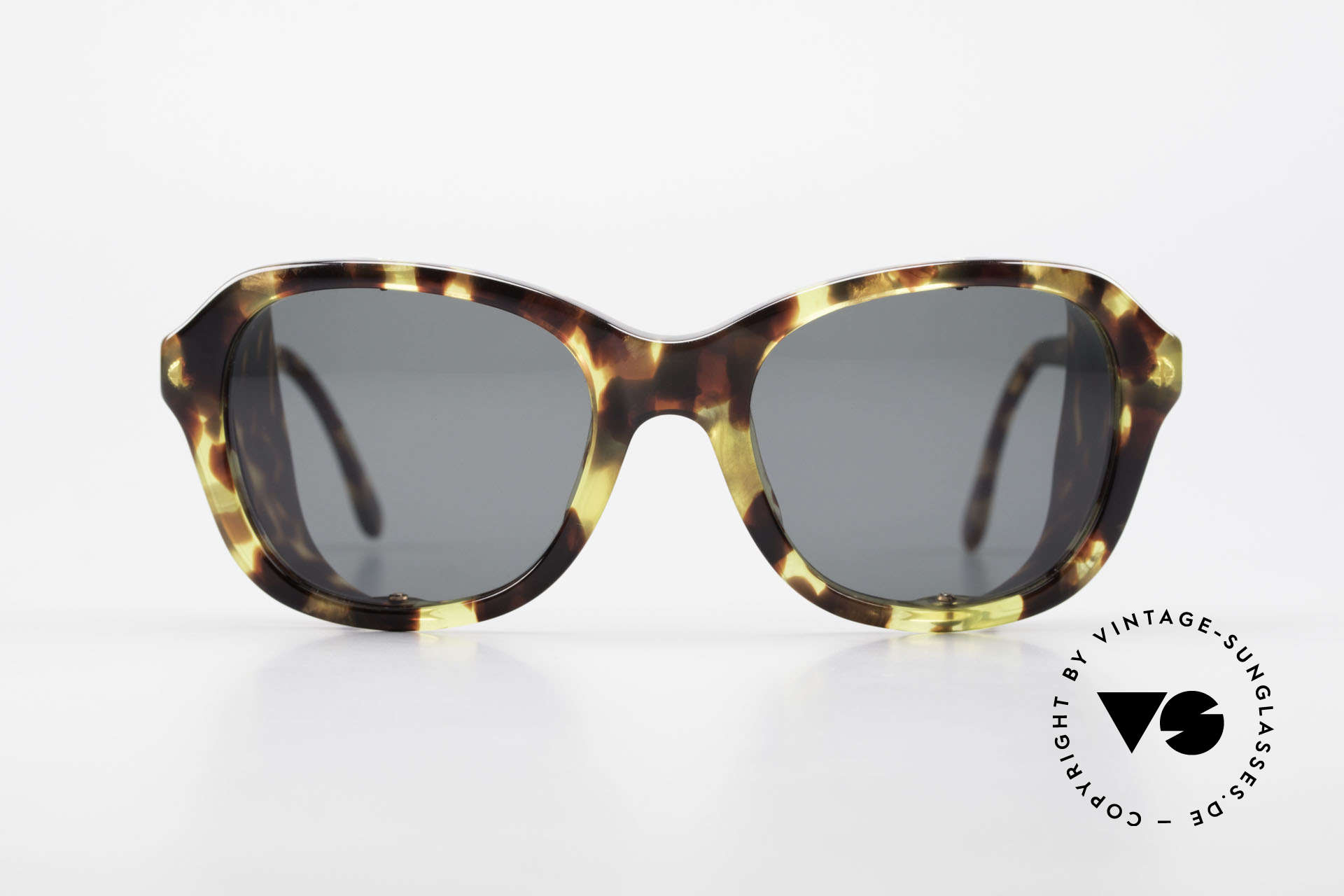 Giorgio Armani 826 No Retro Sunglasses True 90s, extraordinary designer sunglasses by GIORGIO Armani, Made for Women