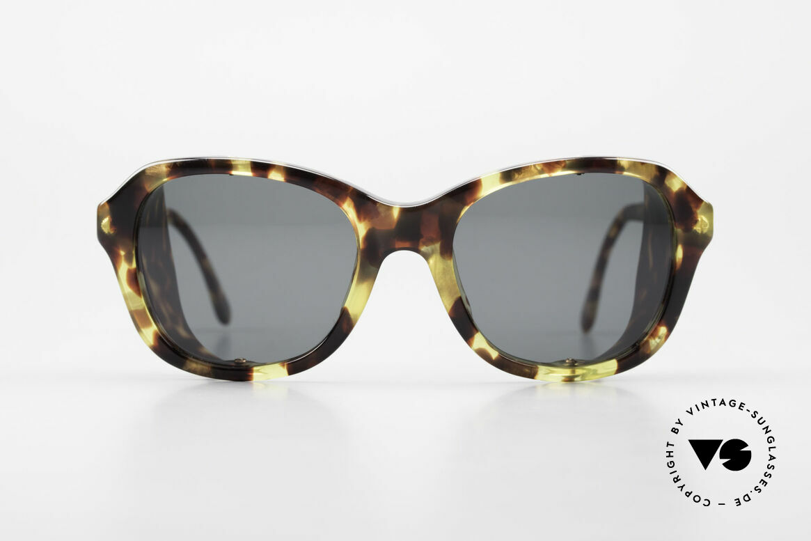 Giorgio Armani 826 No Retro Sunglasses True 90s, extraordinary designer sunglasses by GIORGIO Armani, Made for Women