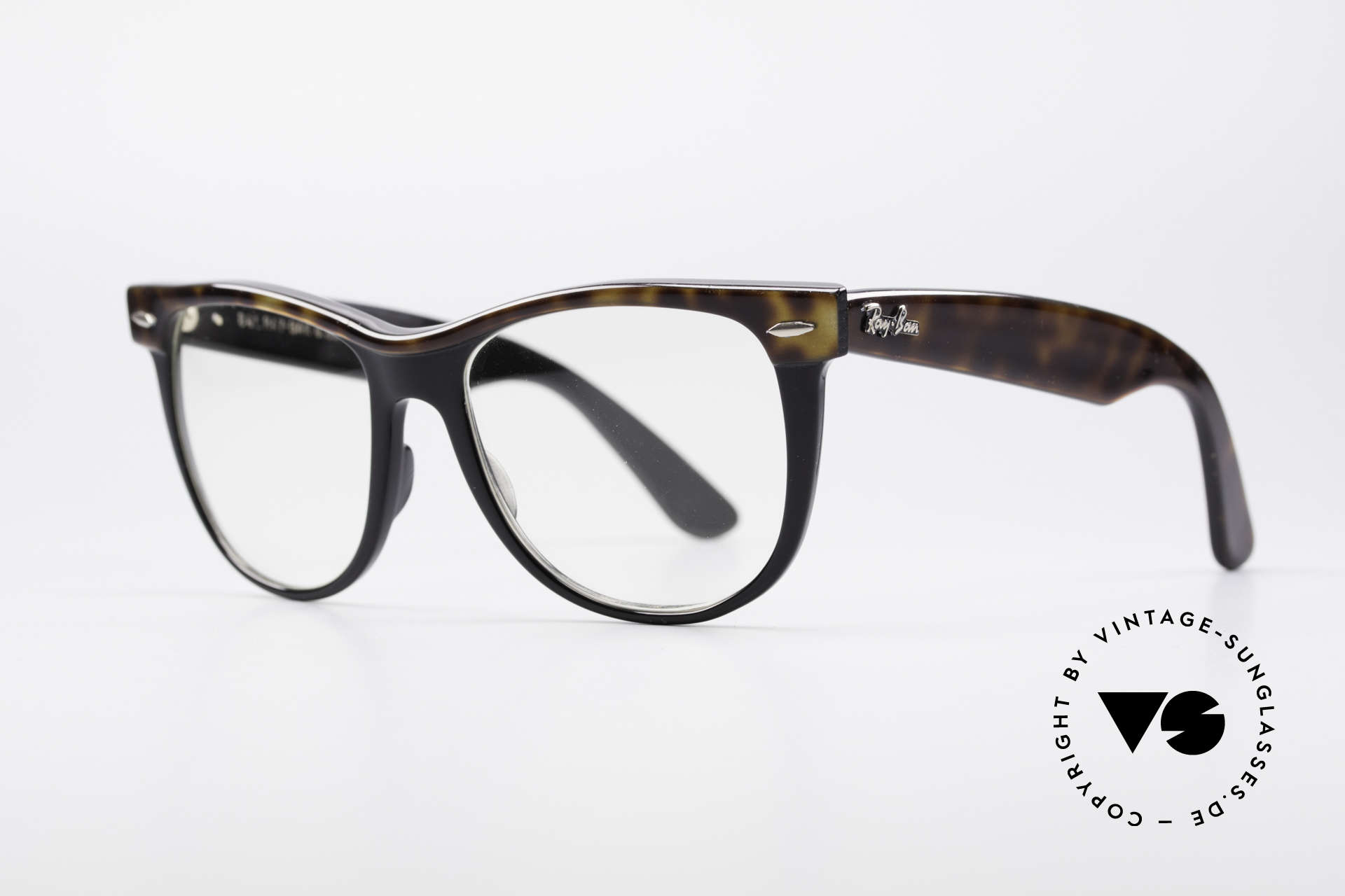 ray ban wayfarer jfk