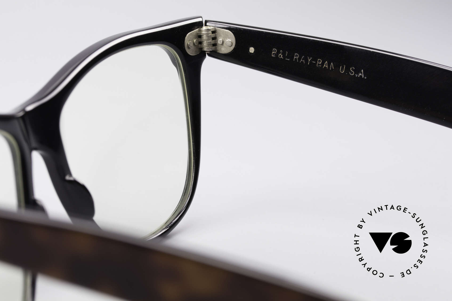 ray ban wayfarer jfk