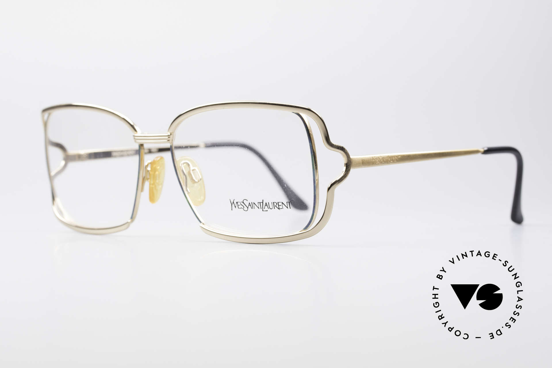 Yves Saint Laurent 4046 Vintage Ladies Eyeglasses, simply a glamorous designer frame; eye-catcher, Made for Women