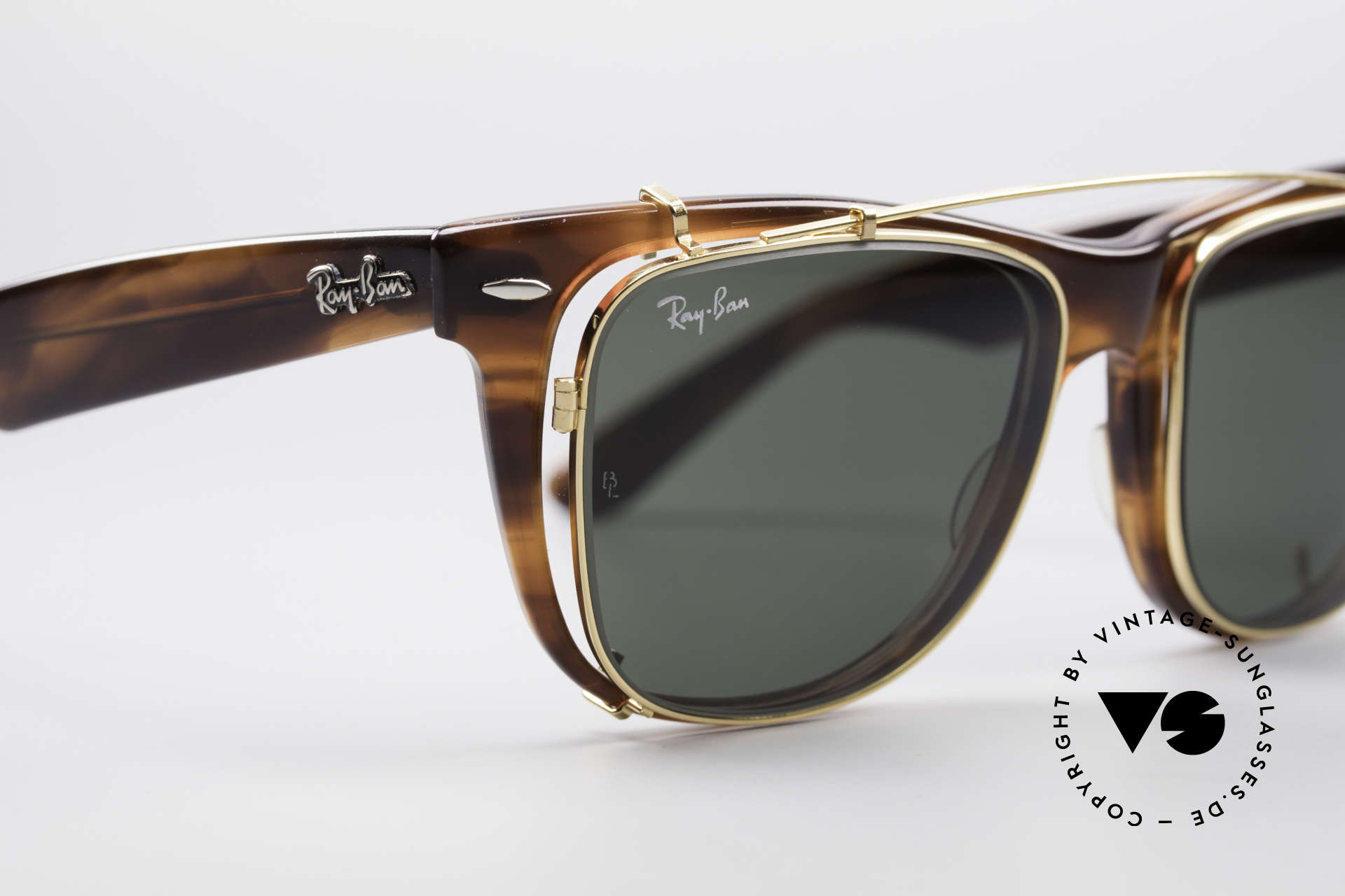 ray ban wayfarer jfk