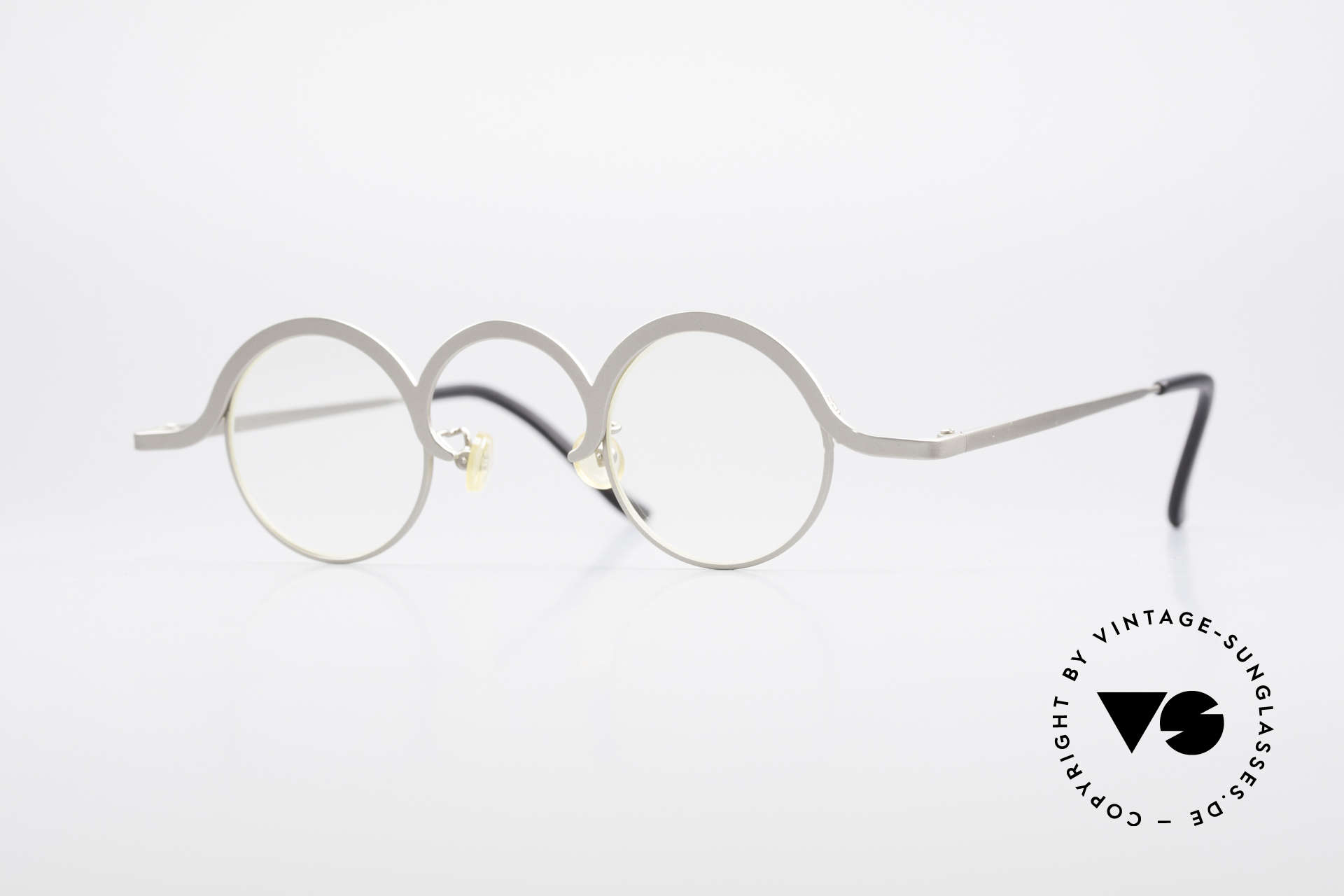 Theo Belgium Jeu Avant-Garde Vintage Specs, Theo Belgium = the most self-willed brand in the world, Made for Men and Women