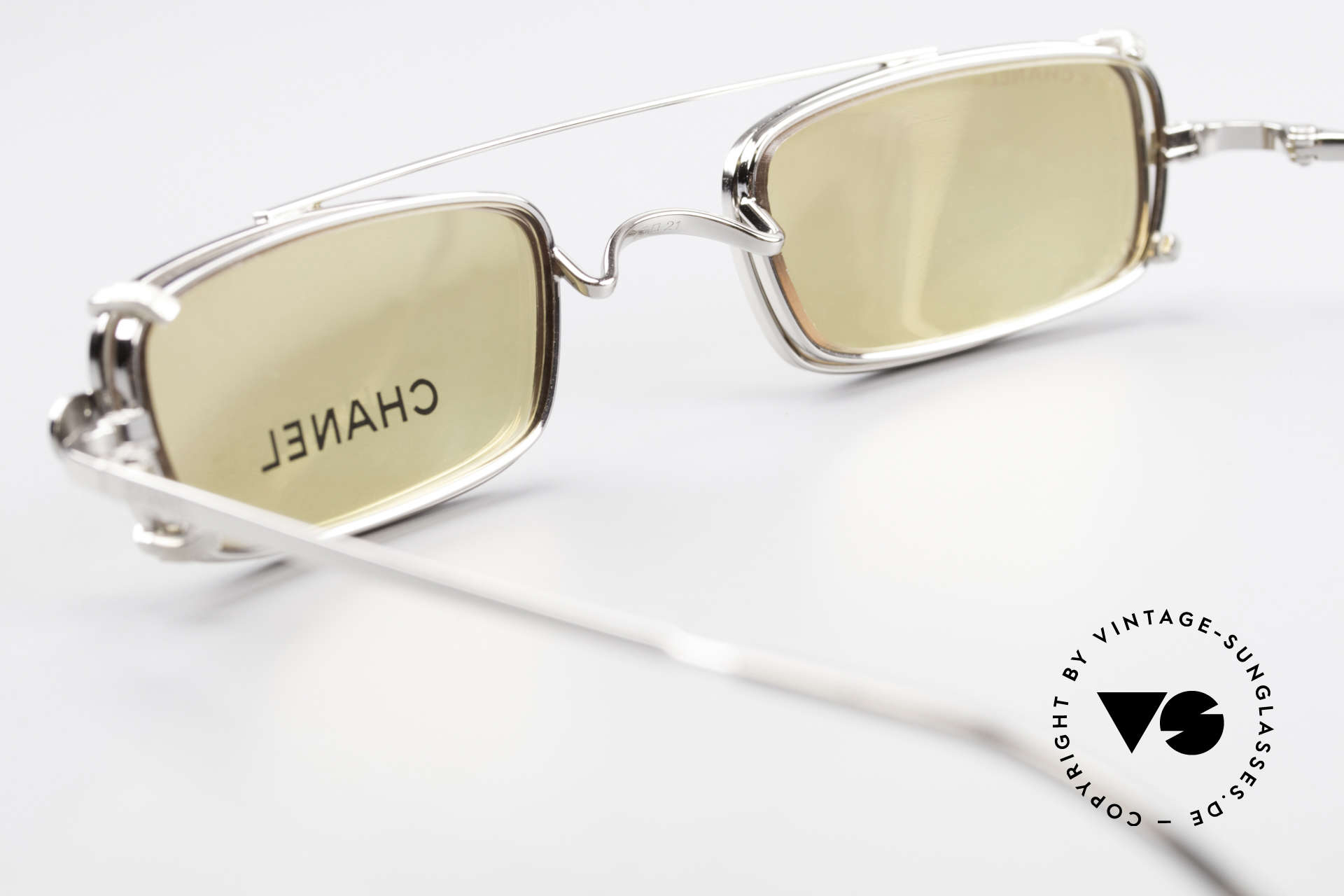 clip on sunglasses chanel