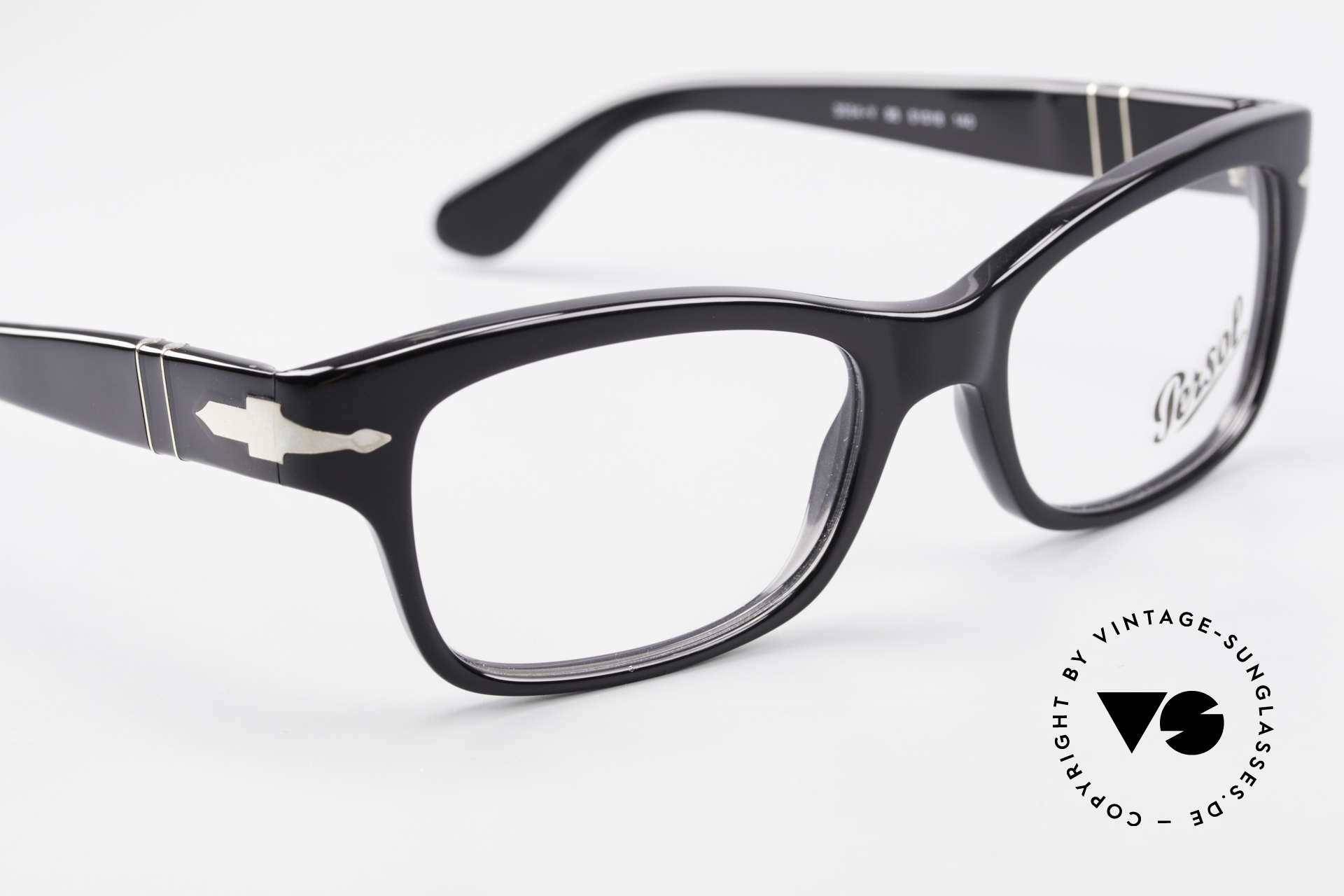 Persol 3054 Vintage Glasses Classic Frame, DEMOS can be replaced with lenses of any kind, Made for Men and Women