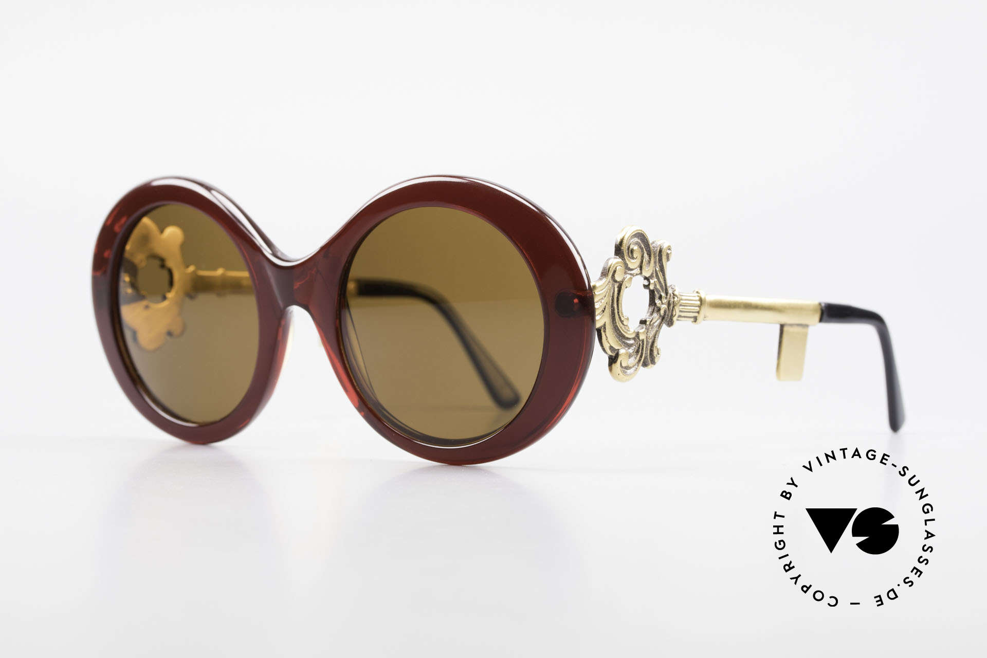 Moschino M254 Antique Key Sunglasses Rare, temples are shaped like an antique key (so FANCY), Made for Women