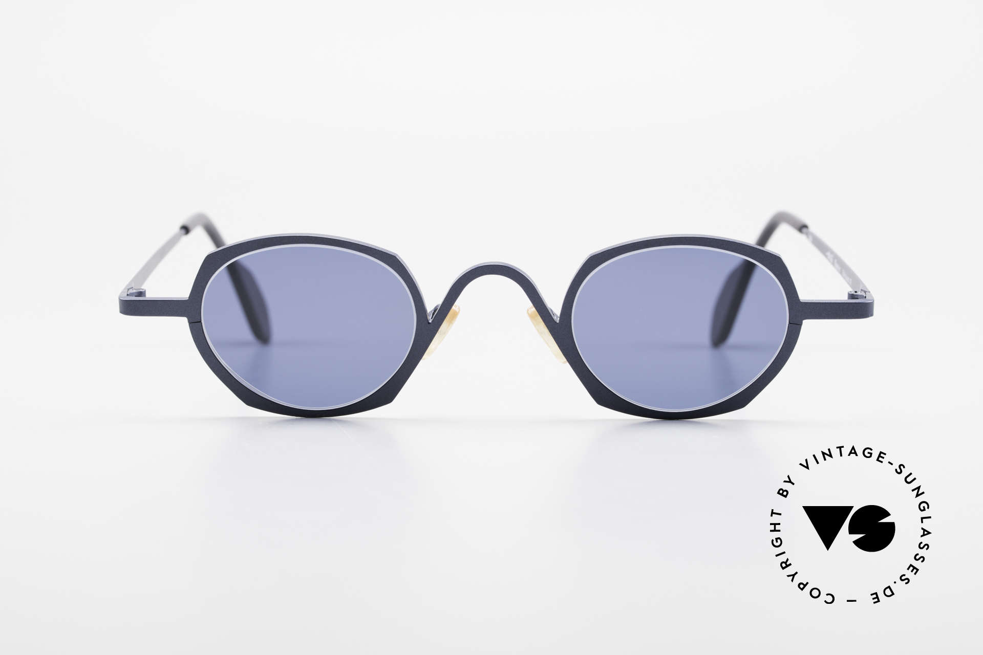 Theo Belgium Flower Round 90s Designer Sunglasses, founded in 1989 as 'opposite pole' to the 'mainstream', Made for Men and Women