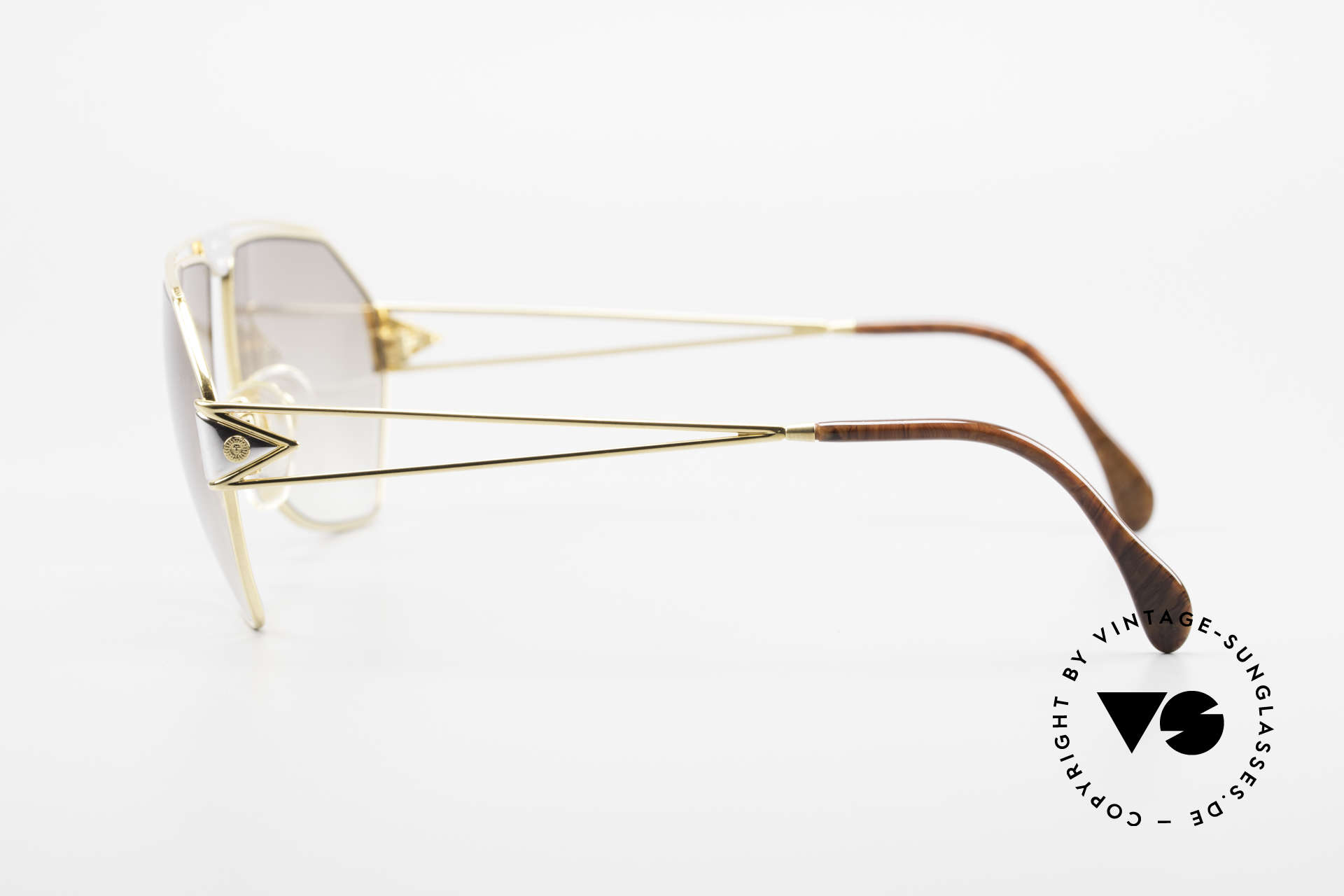 St. Moritz 403 Luxury Jupiter Sunglasses 80s, light brown tinted sun lenses (also wearable at night), Made for Men