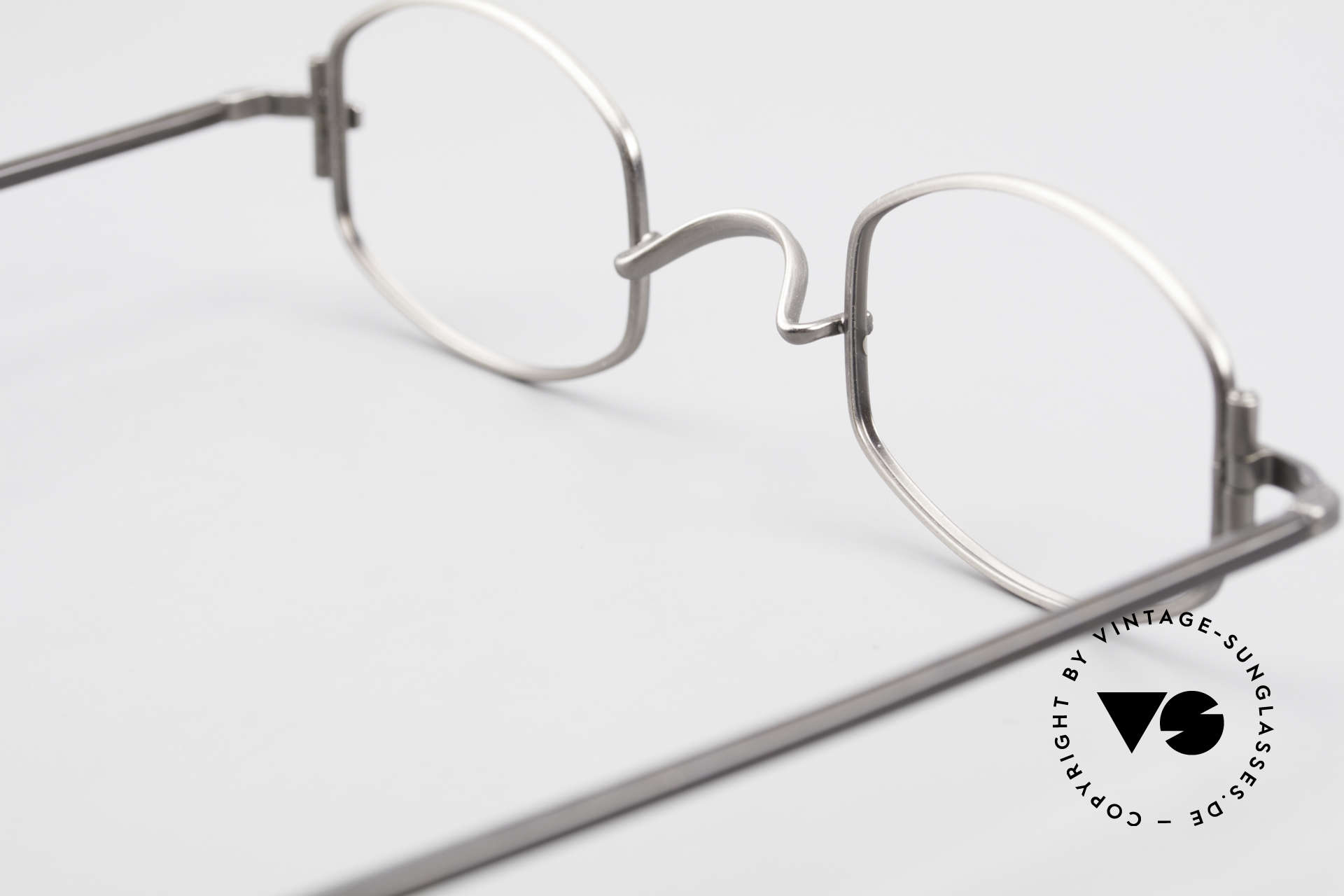 Lunor XA 03 Extraordinary Eyeglass Design, the frame front / frame design looks like a "LYING TON", Made for Men and Women