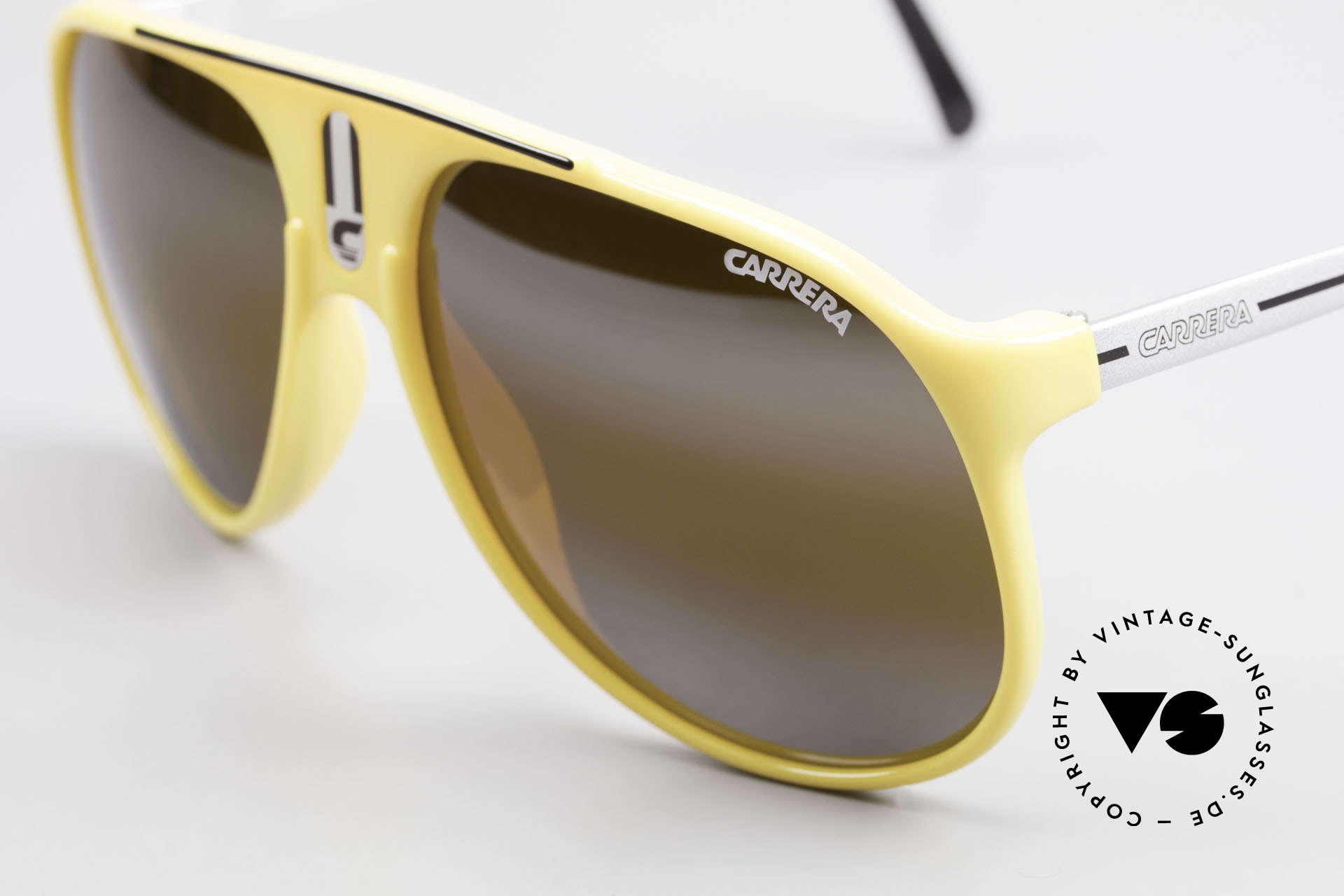 Carrera 5424 Rare Mirrored 80's Sunglasses, brown-mirrored sun lenses for 100% UV protection, Made for Men