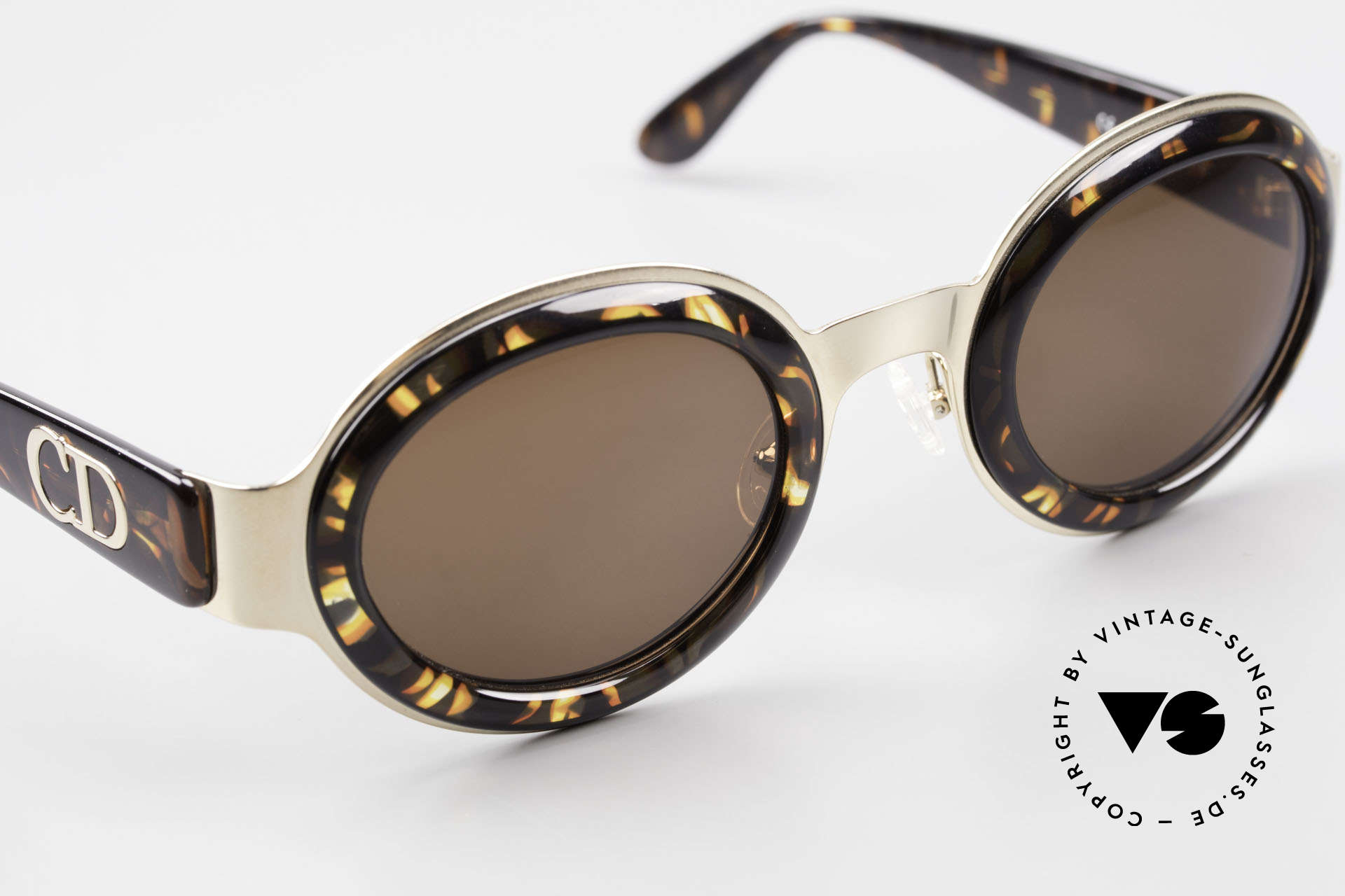 Christian Dior 2037 Round Ladies Sunglasses 90's, NO RETRO sunnies; but a precious OLD 90's original, Made for Women