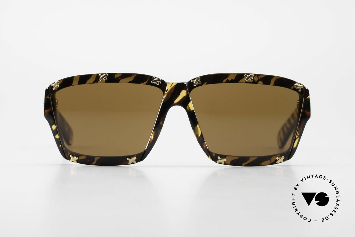 Paloma Picasso 3702 No Retro Sunglasses Original, spectacular design meets a brilliant frame pattern, Made for Women