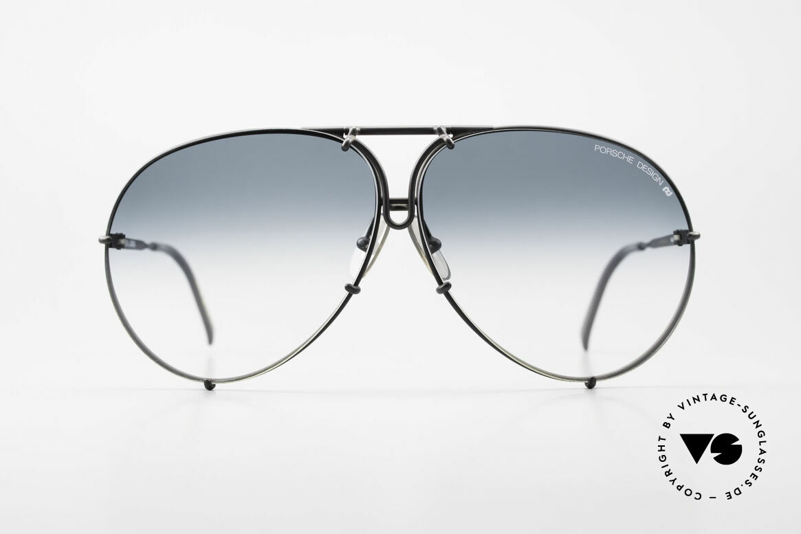 Porsche 5621 Rare 80's Aviator Sunglasses, a true 80's sunglass' classic for men in dulled black, Made for Men
