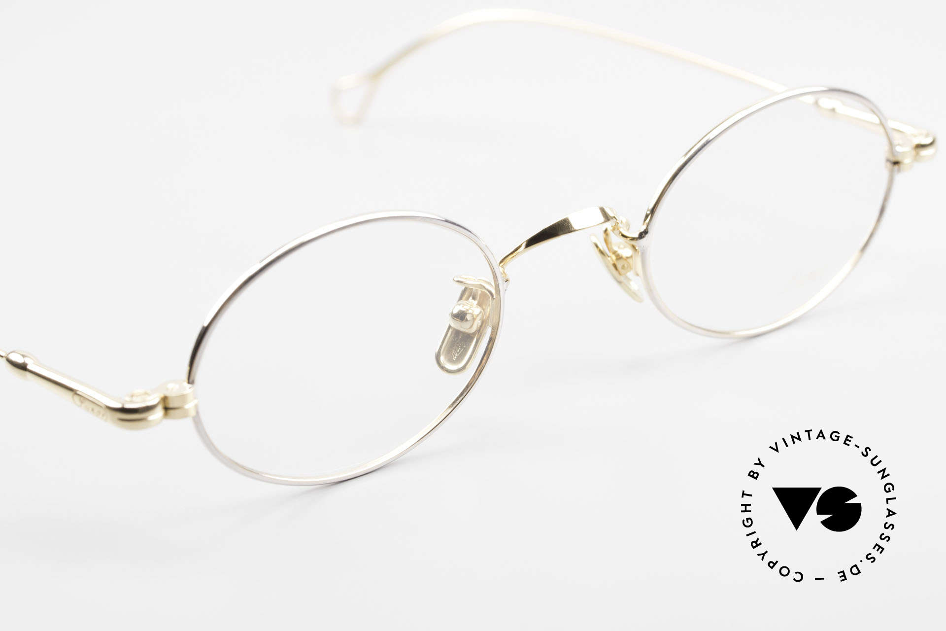 Lunor V 100 Oval Vintage Glasses Bicolor, of course, an unworn original with pure titanium pads, Made for Men and Women