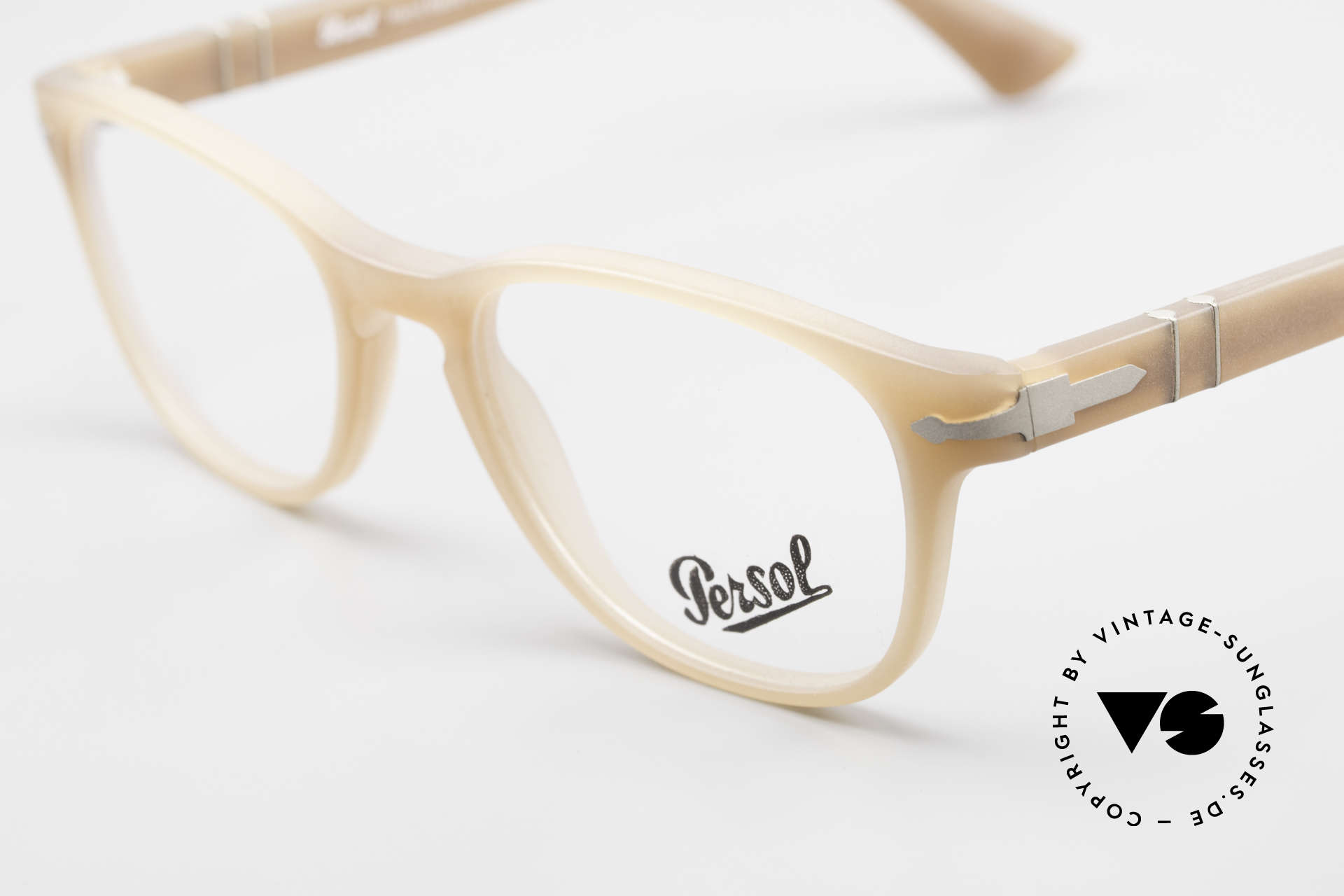 Persol 3085 Ladies Glasses Classic Ambra, reissue of the old vintage Persol RATTI models, Made for Women