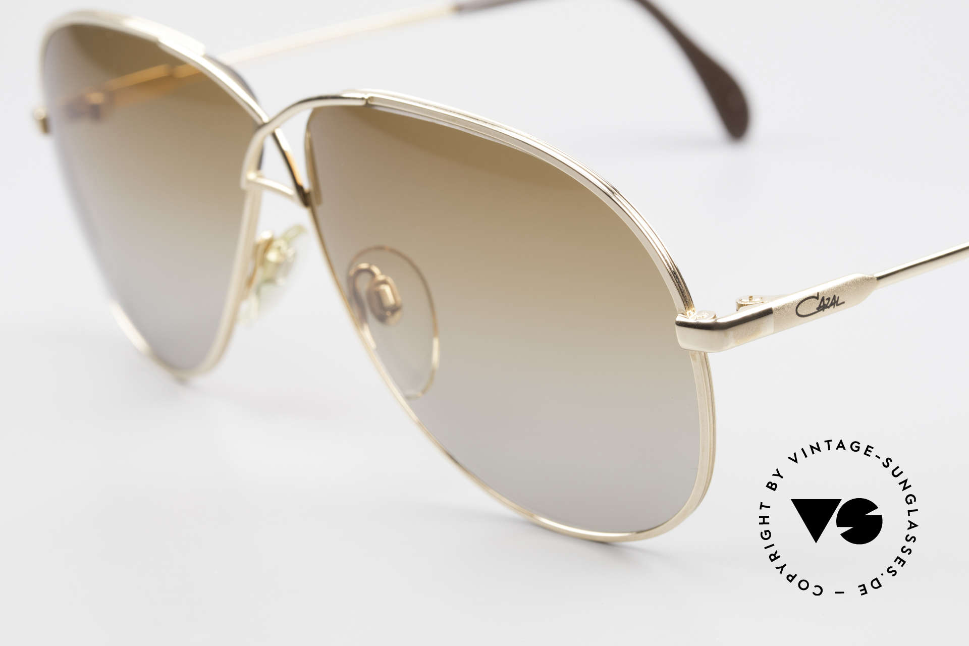 Cazal 728 Vintage Aviator Sunglasses, fancy sun lenses (brown-gray gradient); 100% UV, Made for Men