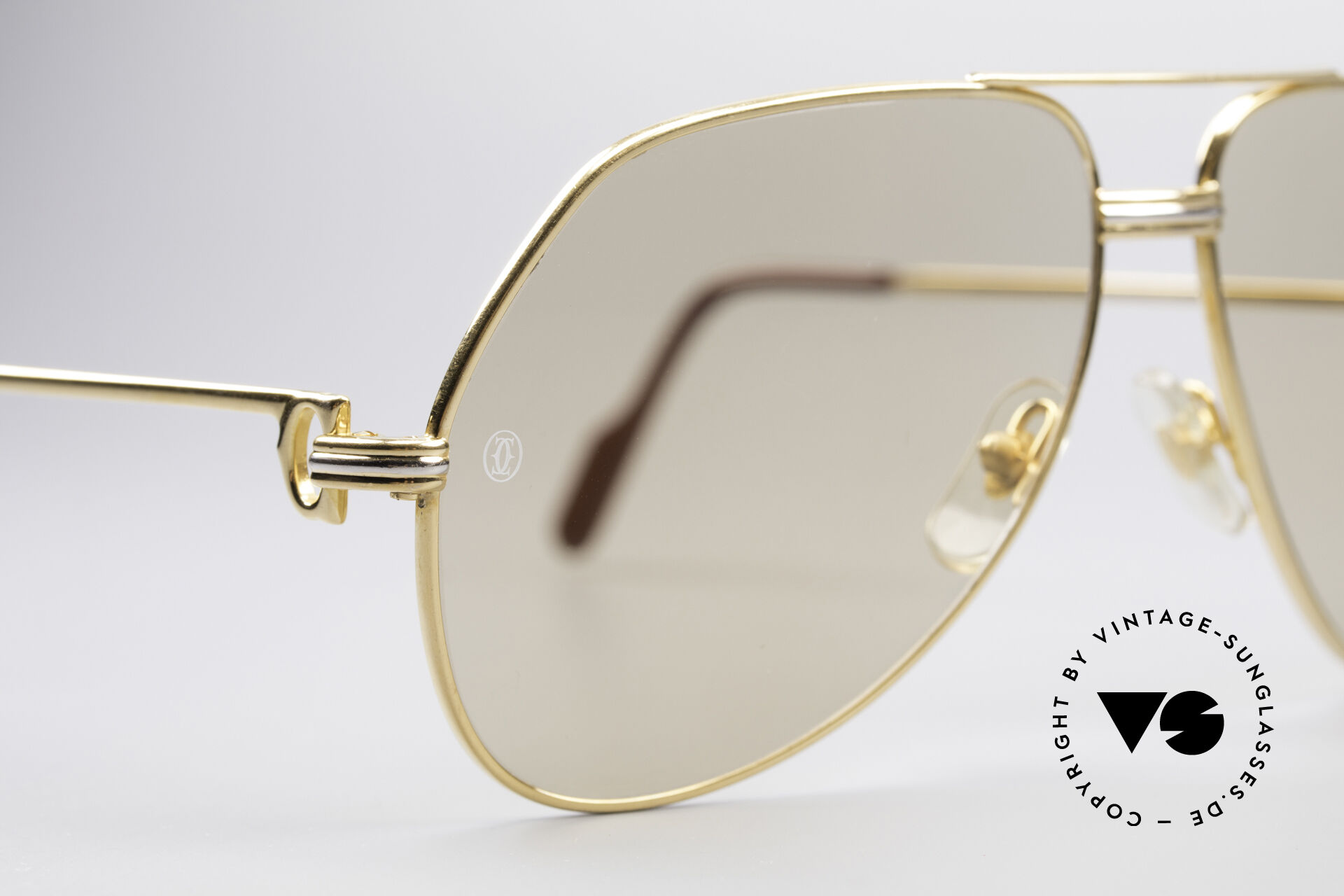 Cartier shop glasses logo