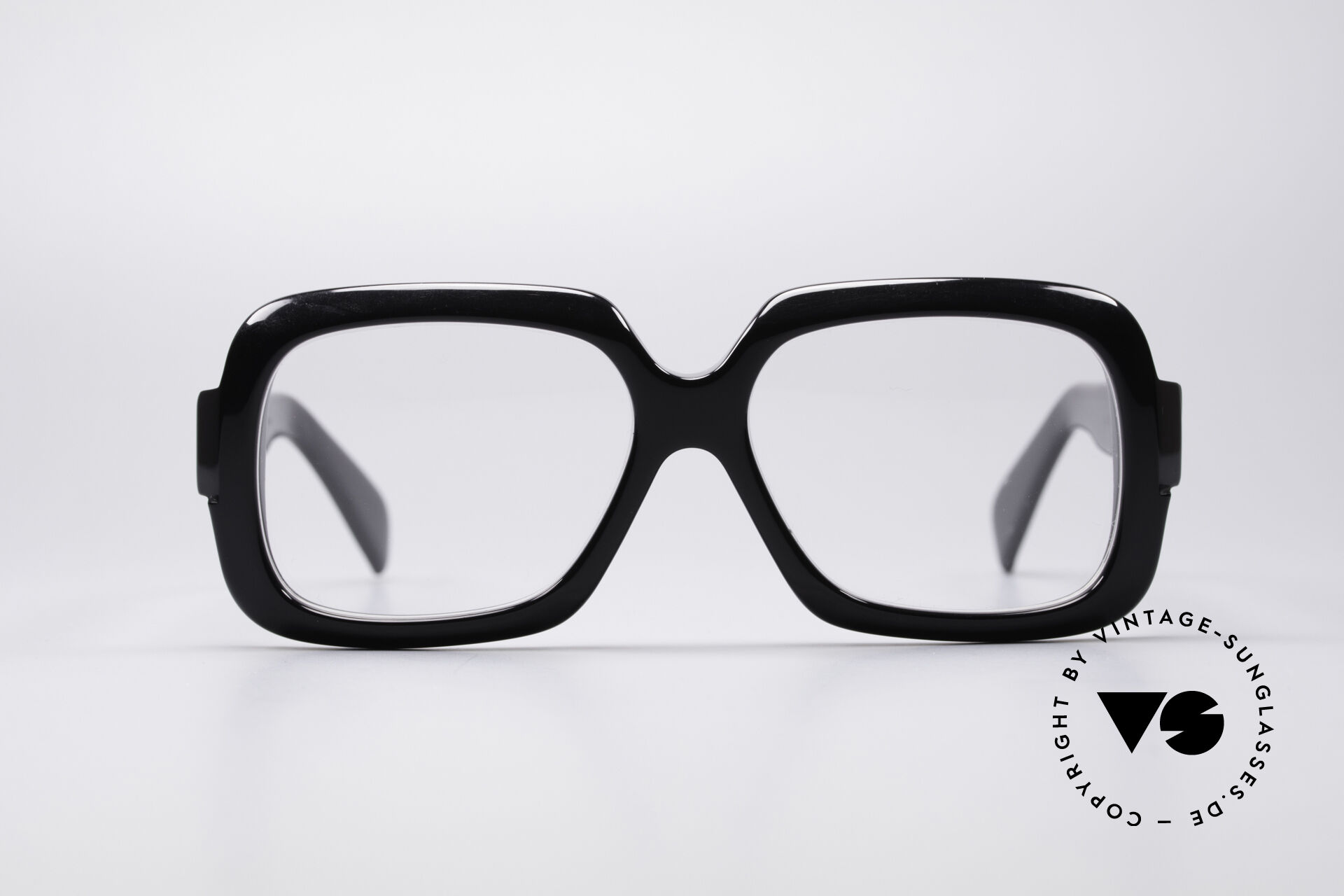 Old skool glasses shop