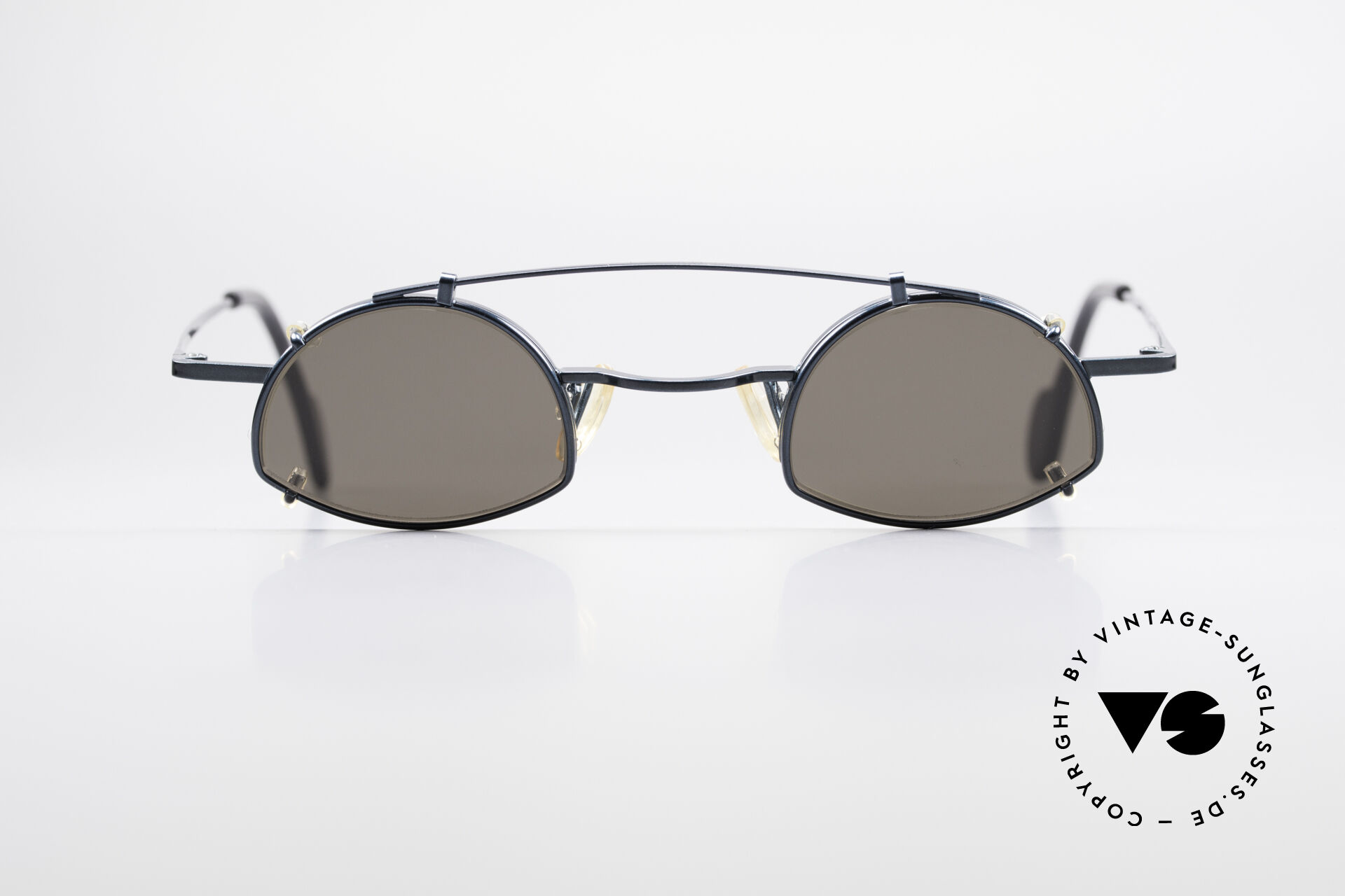 Small round deals clip on sunglasses