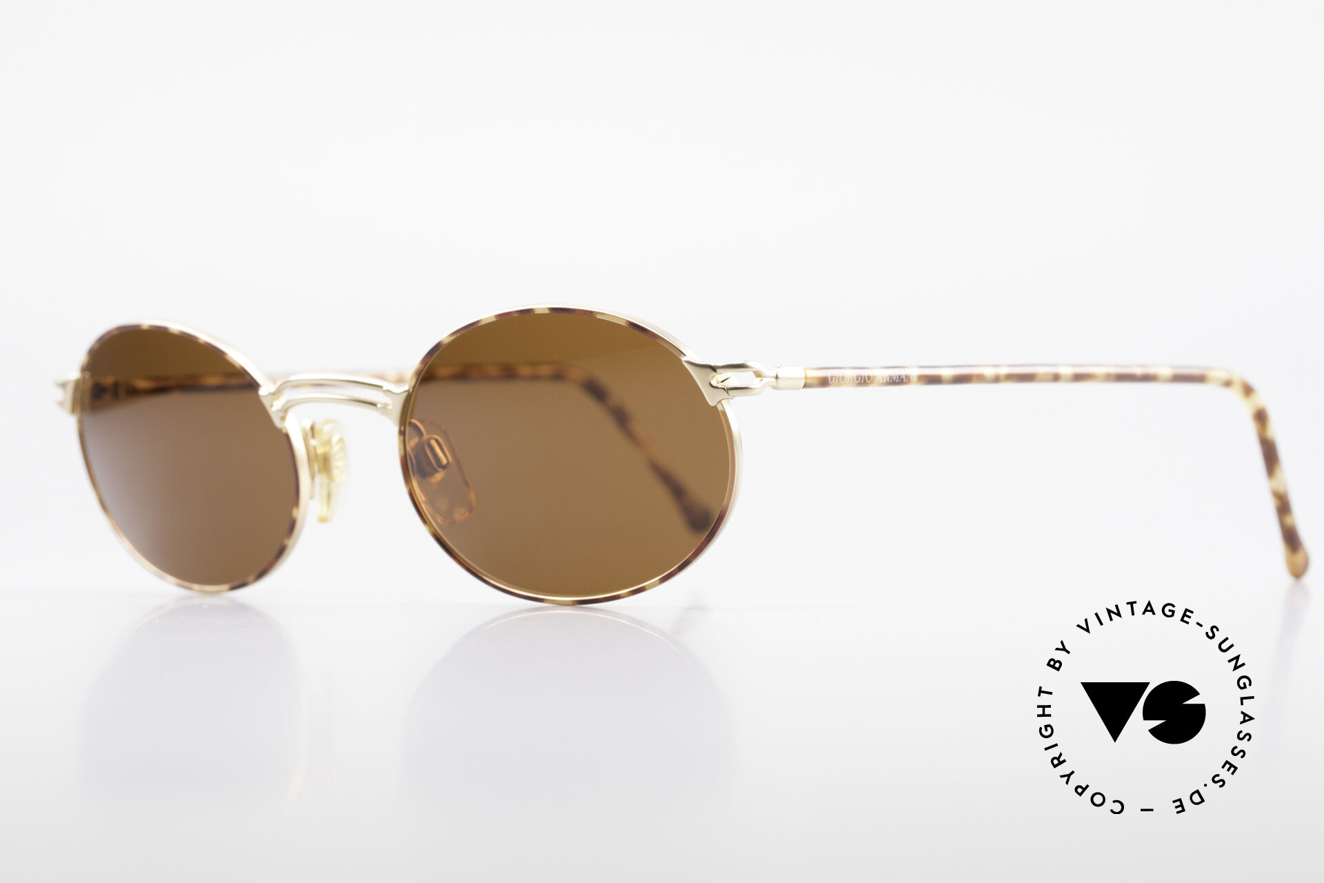 Retro 90s glasses shop