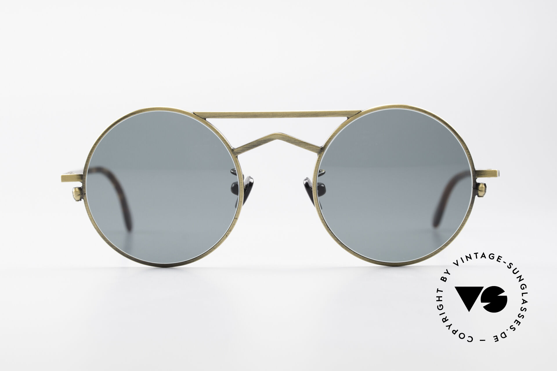 Sunglasses Gianni Versace 540 Small Round Designer Shades