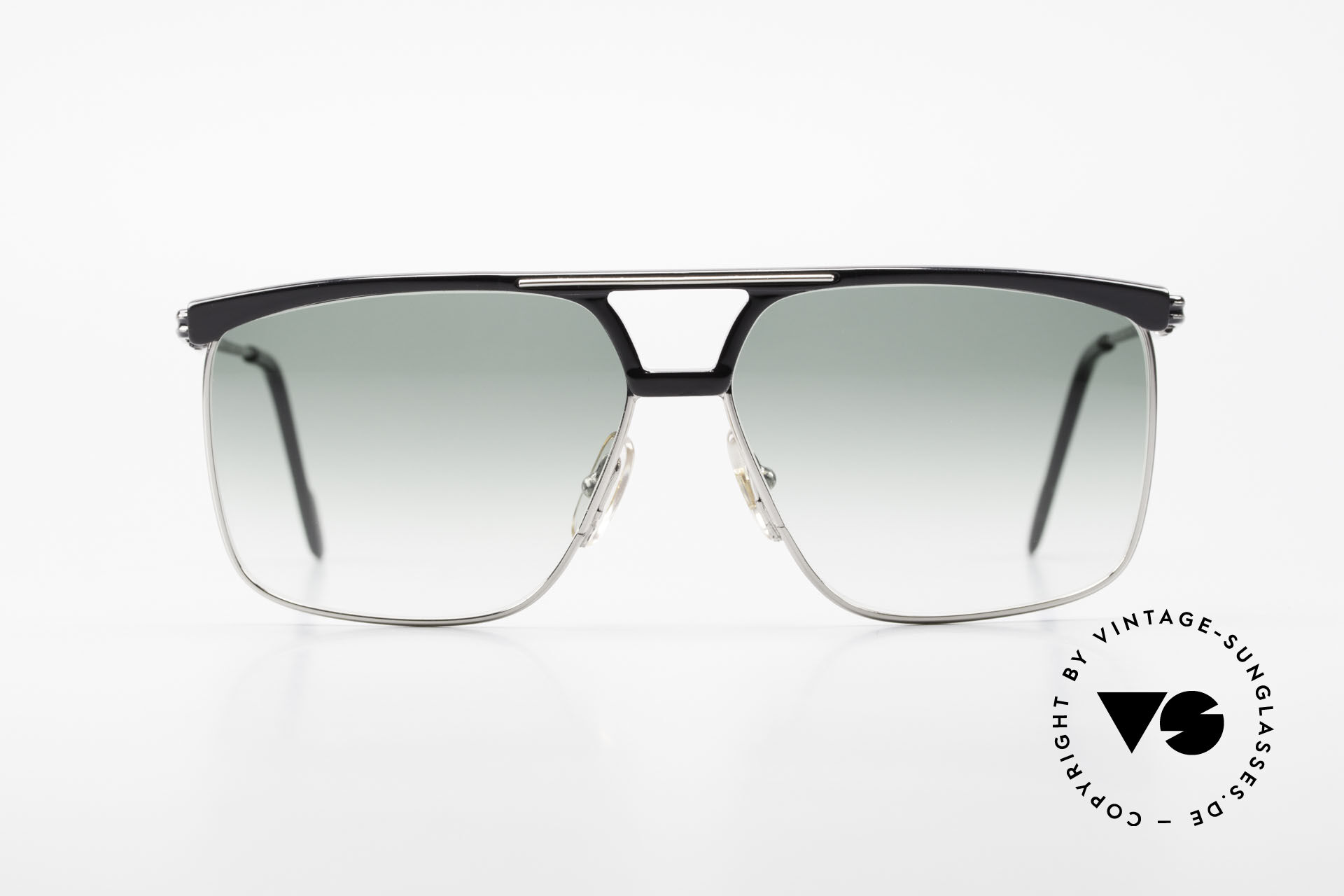 Large top vintage sunglasses