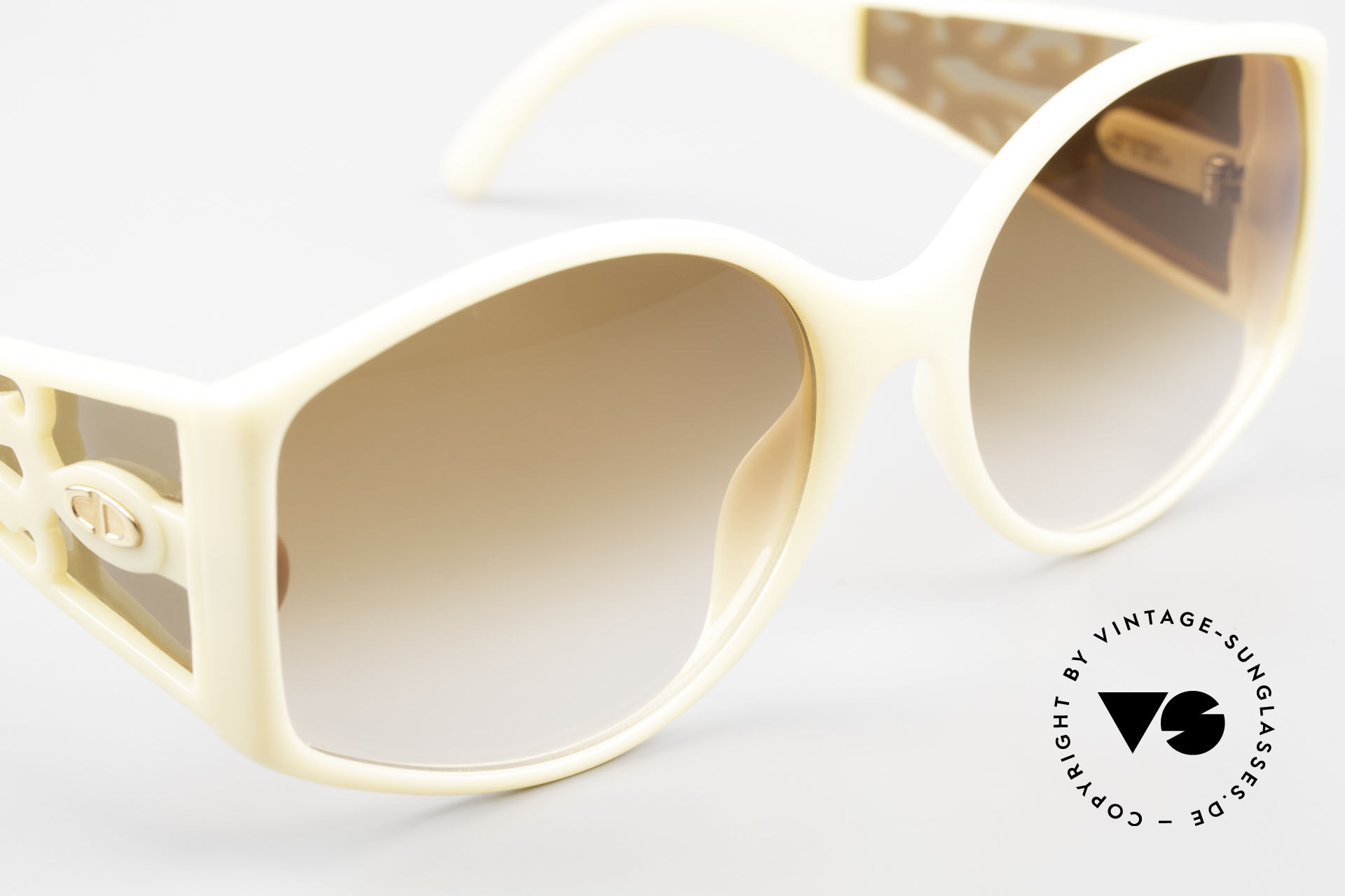 Designer sunglasses in bulk deals