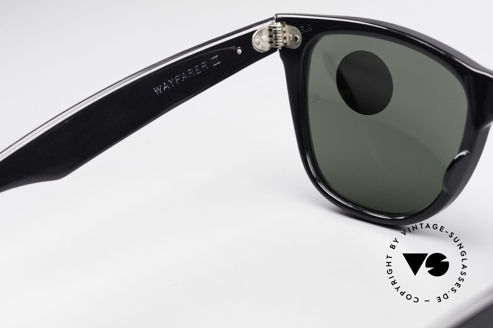 ray ban wayfarer jfk