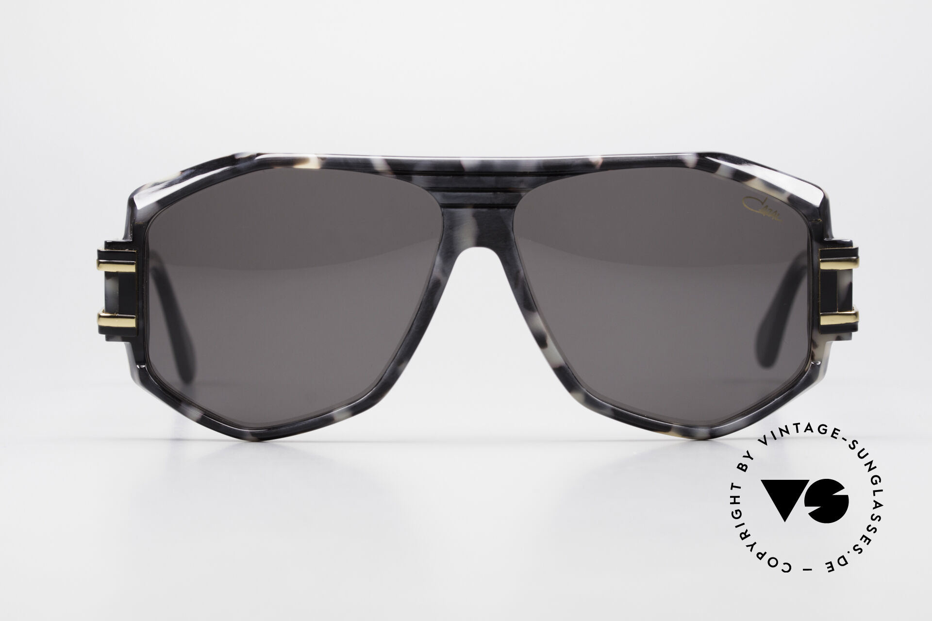▷ Vuarnet Legend 03 sunglasses. The sunglasses from The big Lebowski.  Lenses Greylynx Color: Burgundy Greylynx