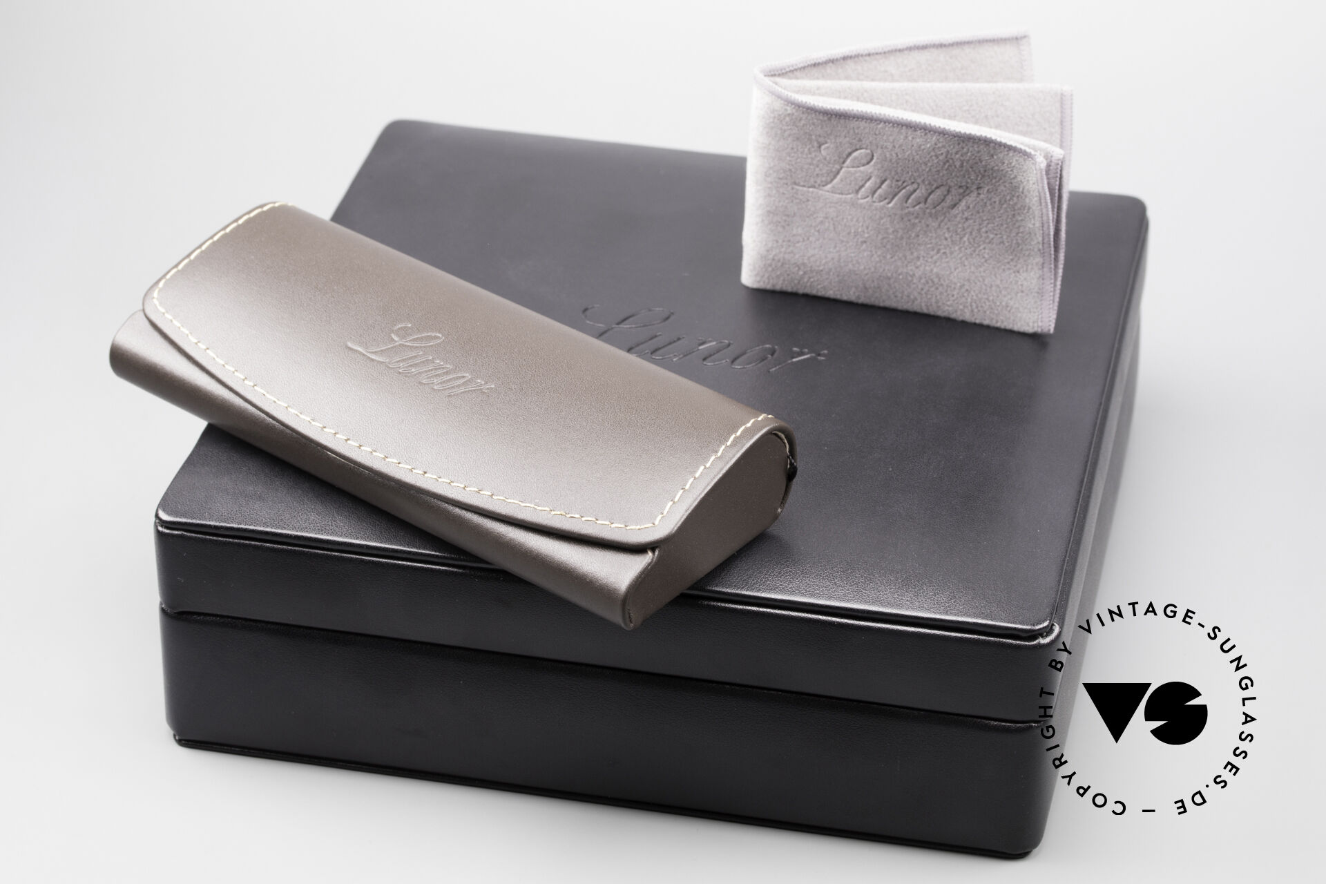 Lunor discount eyeglass cases