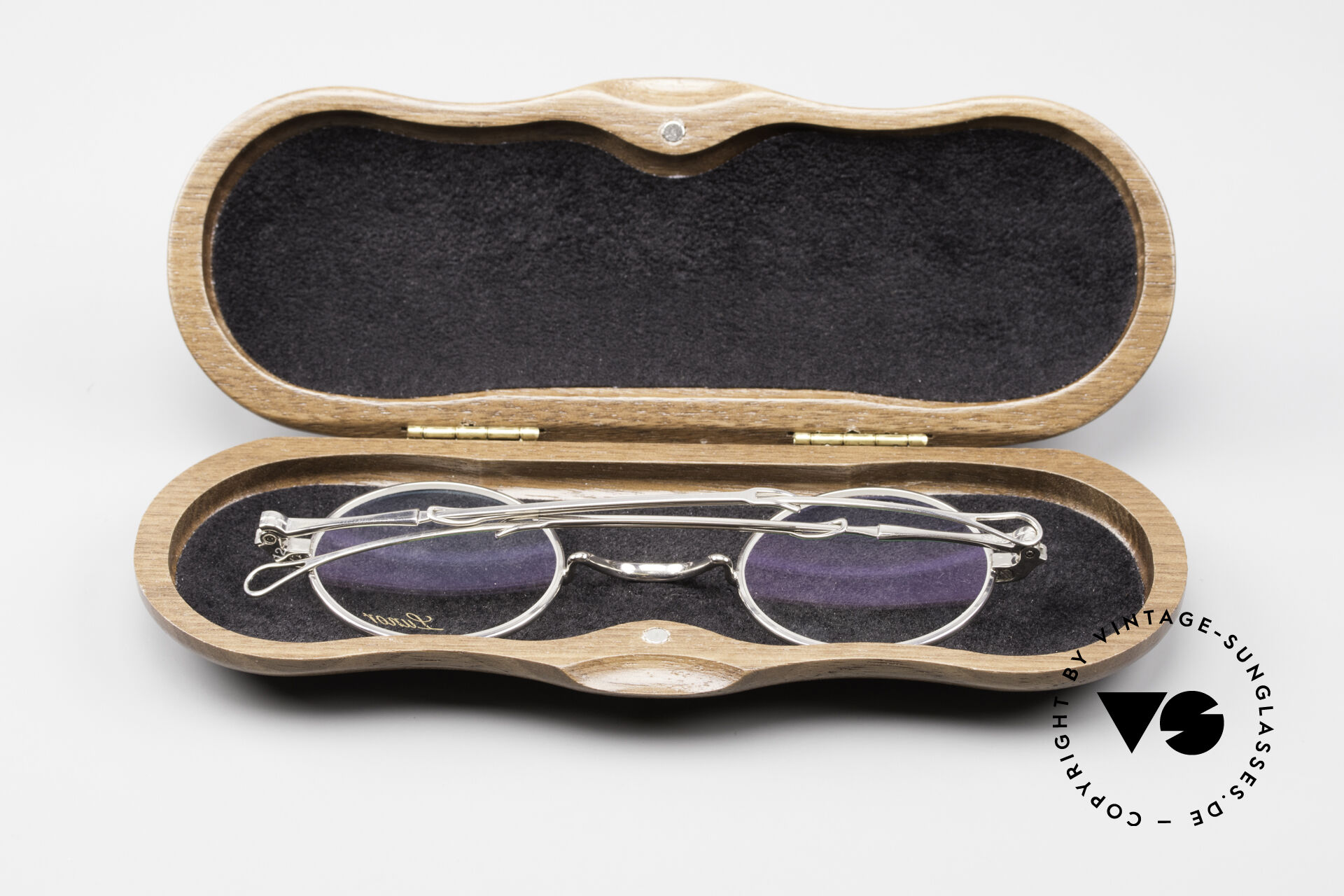 Lunor eyeglass cases top