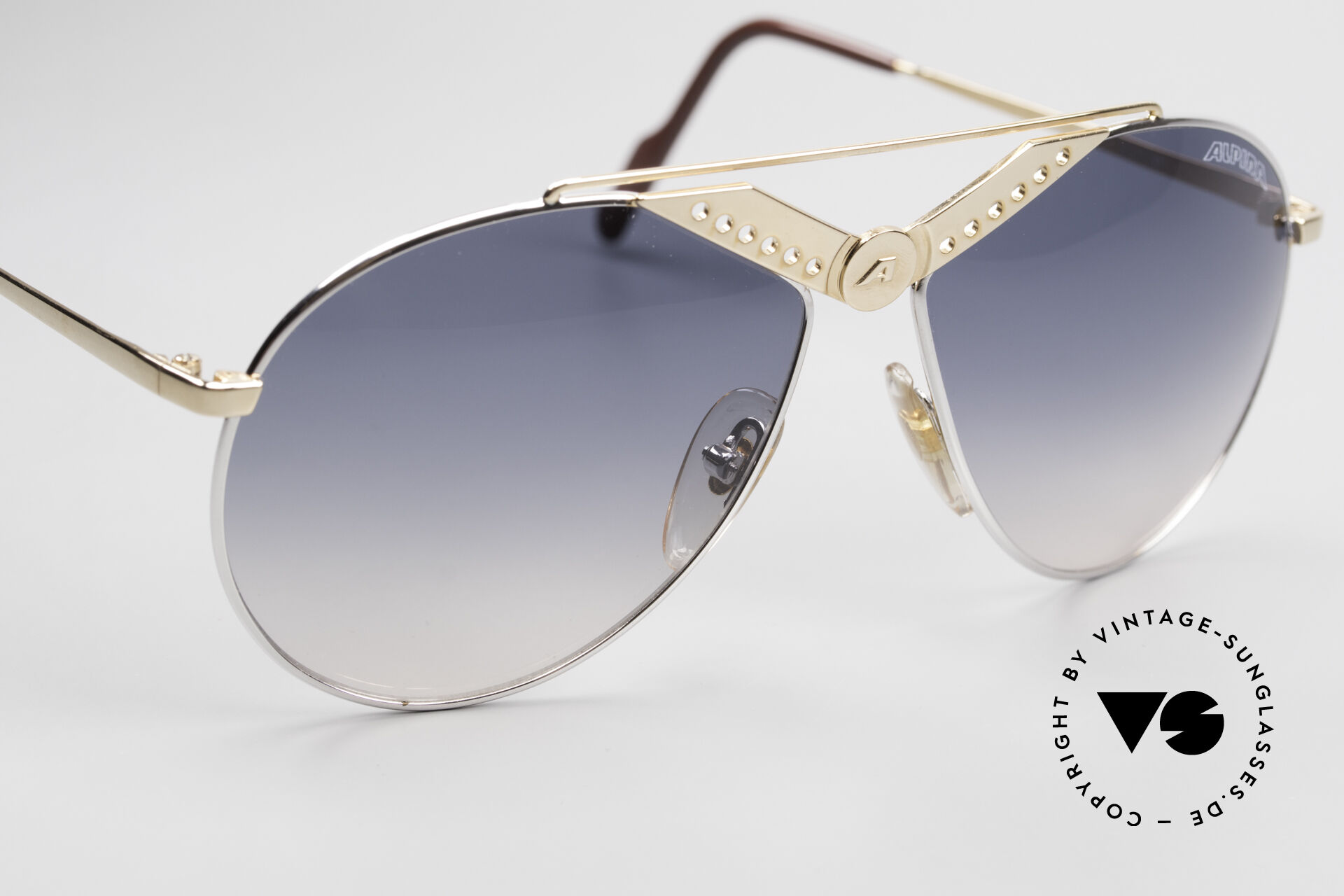 Louis Vuitton Lv Drive Sunglasses In Silver