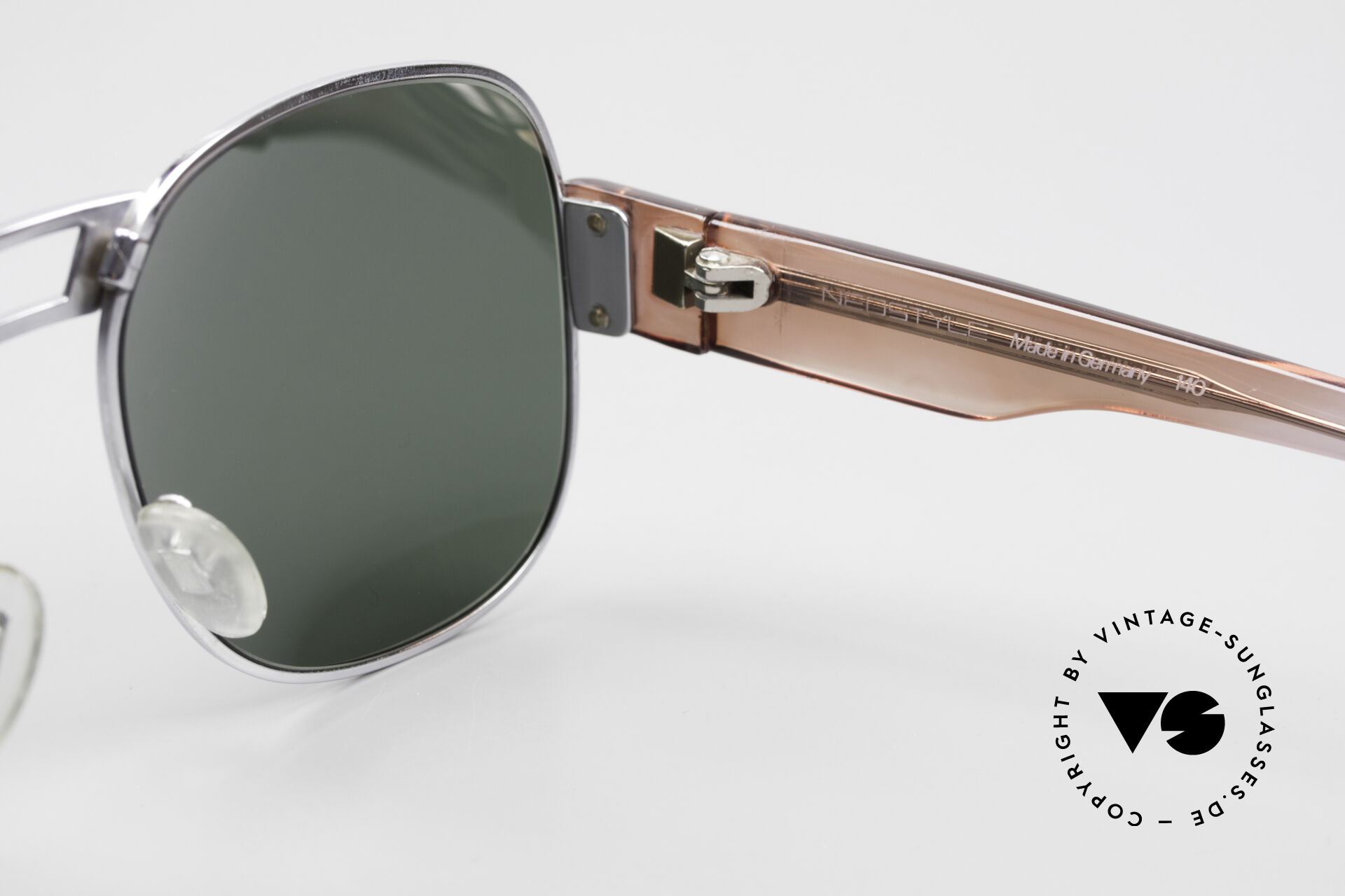 Neo '93 Retro Square Shades