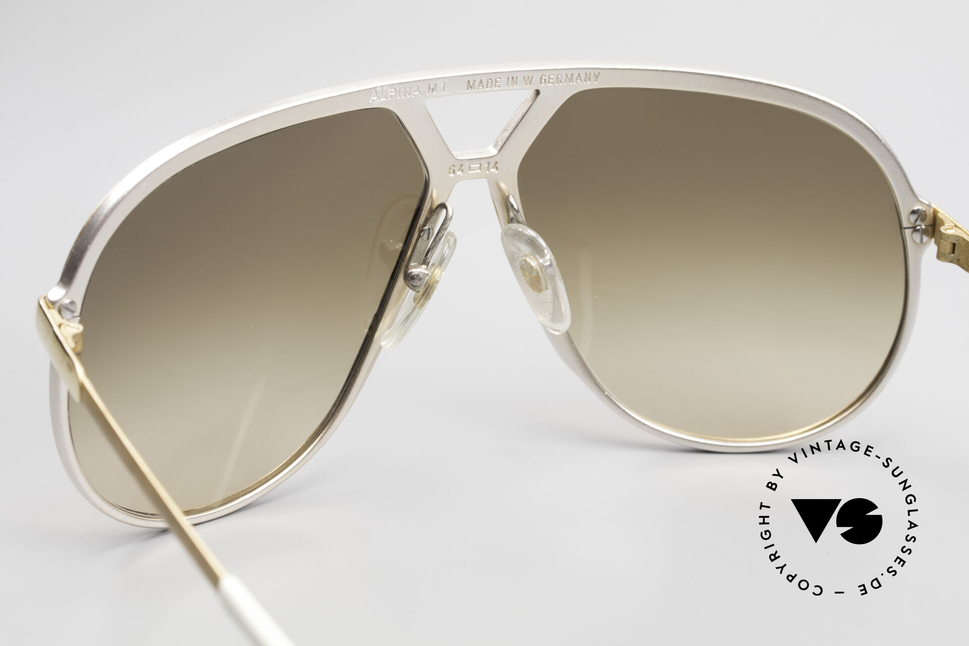 【楽ギフ_のし宛書】 Sunglasses Alpina Gold Antique-Silver Kind a of One M1 小物