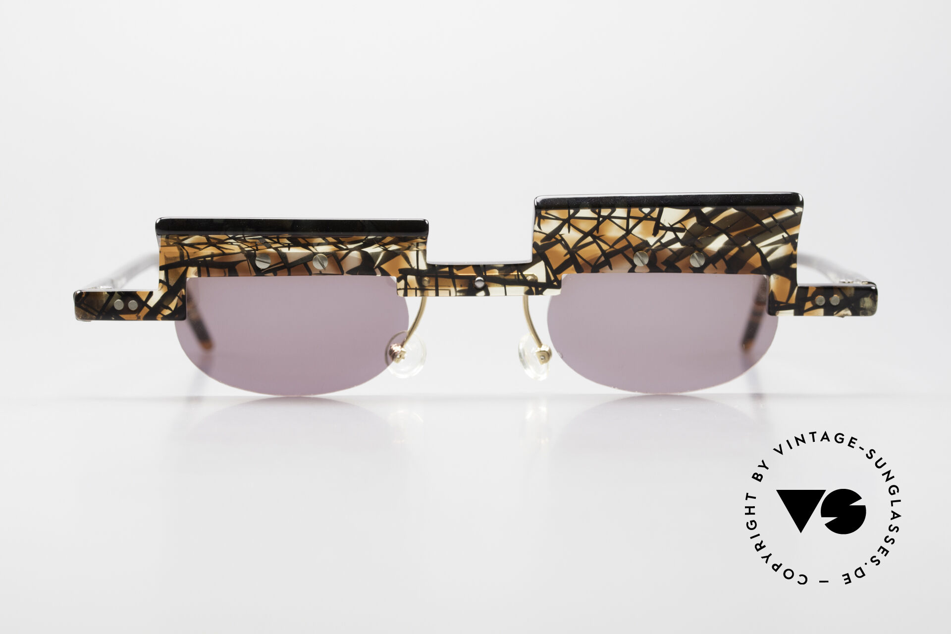 Sunglasses Design Maske Berlin - Jota Asymmetrical 90's Sunnies