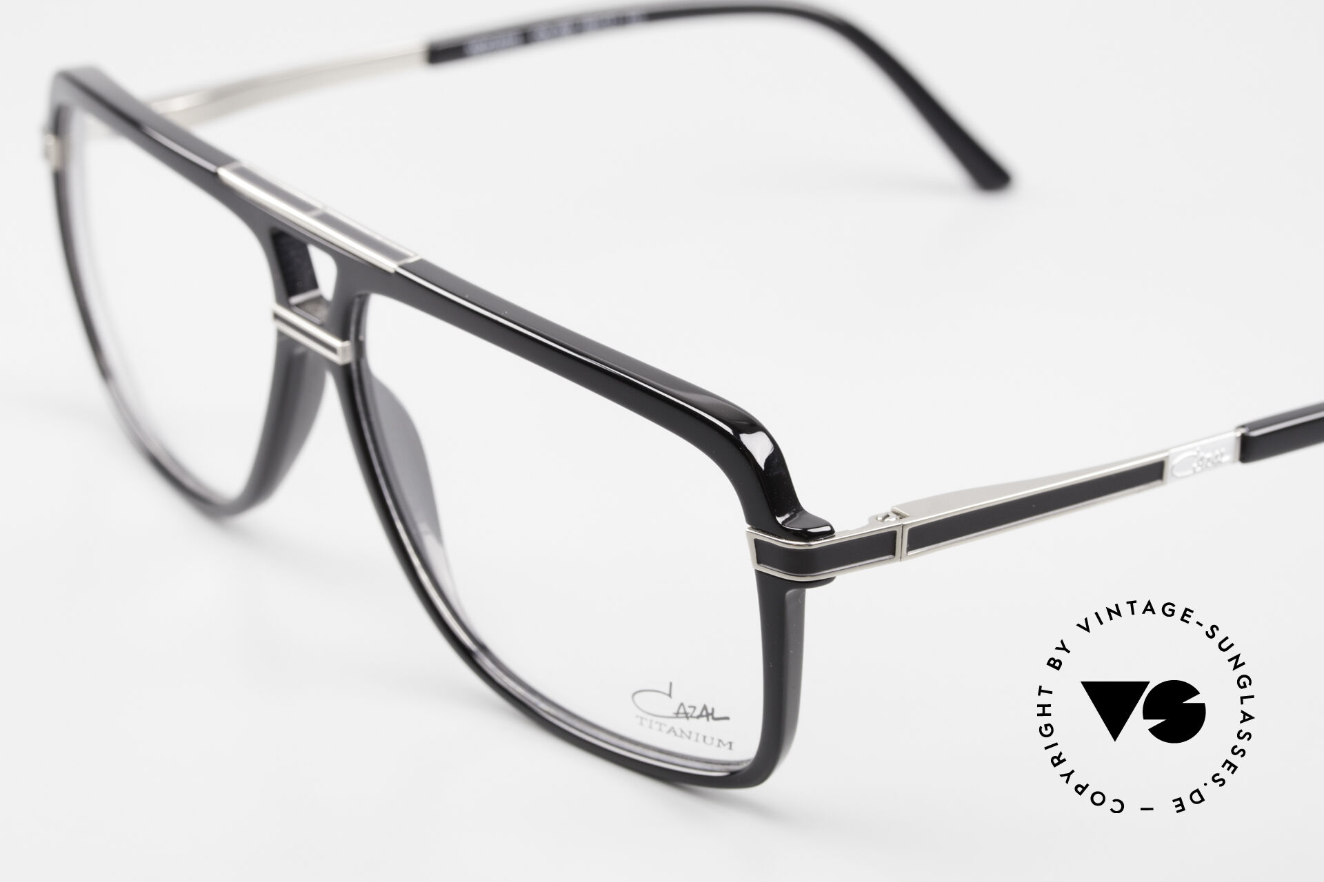 Titanium lunette deals