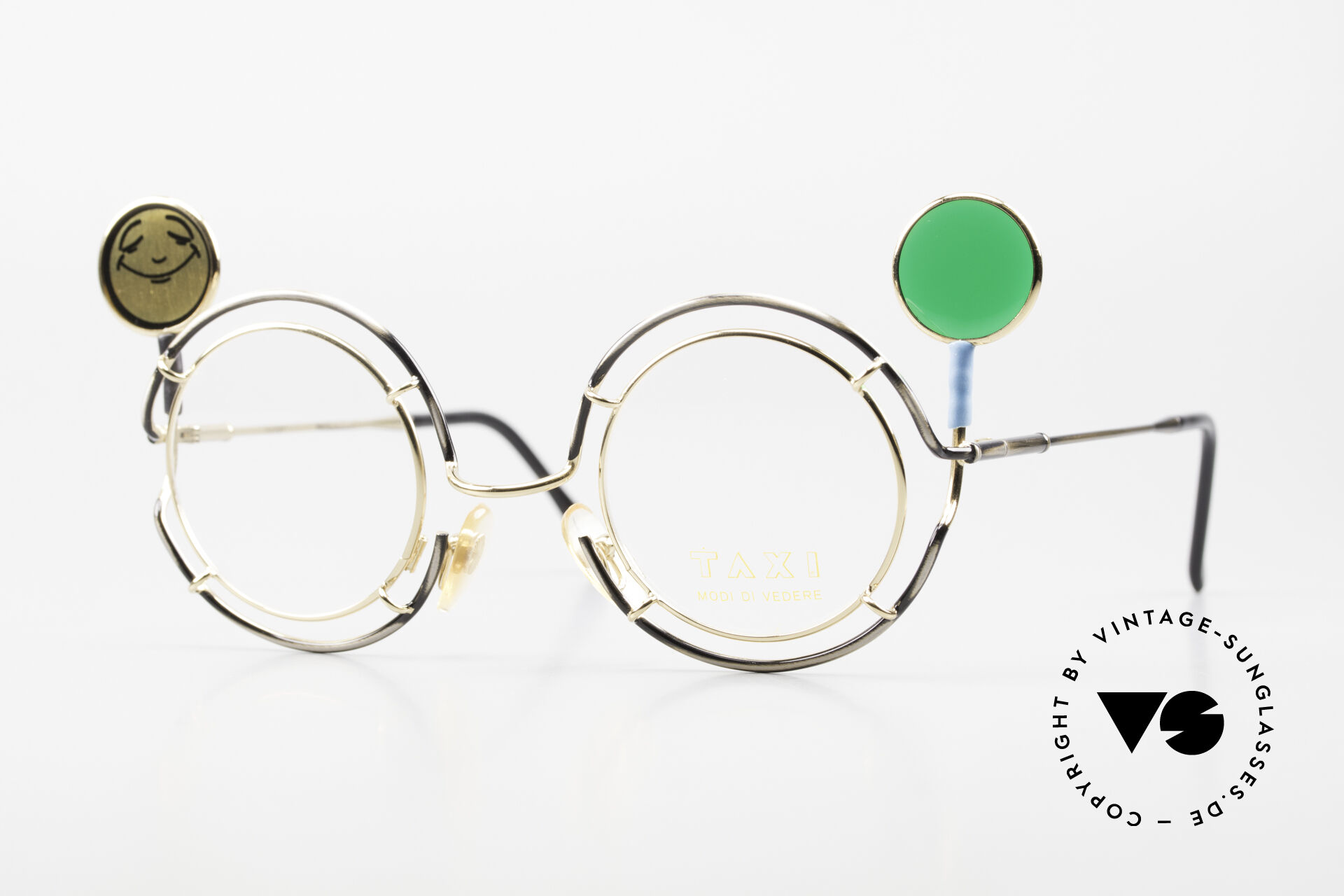 Taxi eyeglasses shop