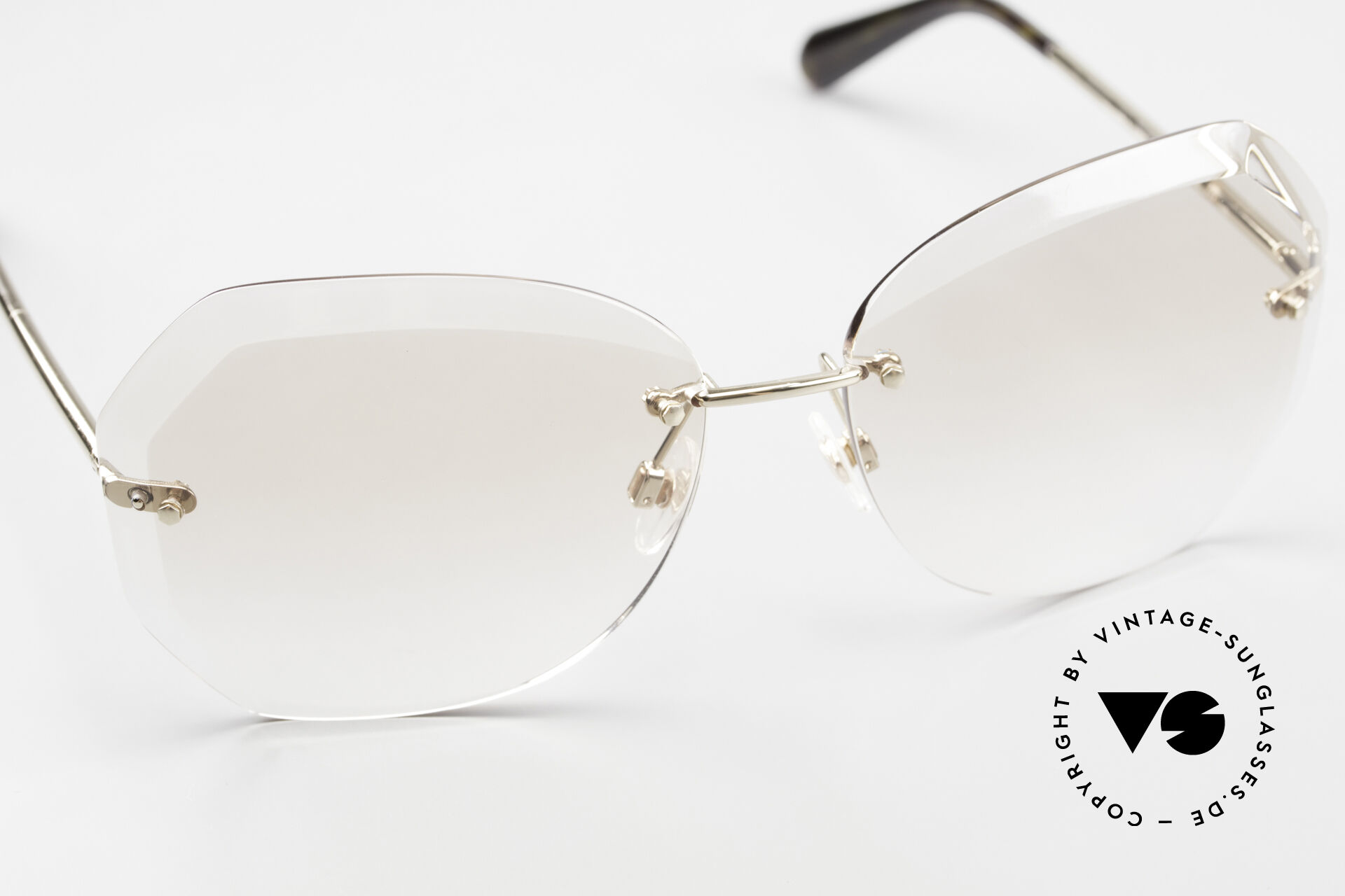 sunglasses-chanel-4220-butterfly-design-facet-cut