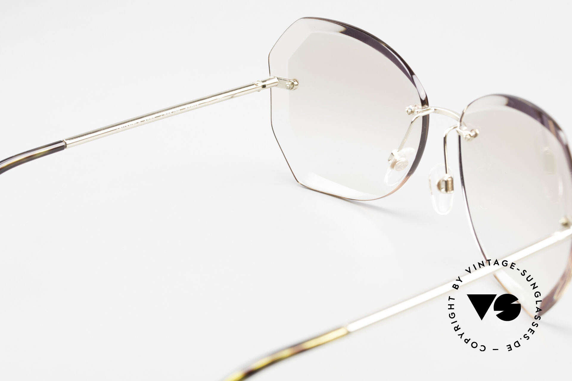 sunglasses-chanel-4220-butterfly-design-facet-cut