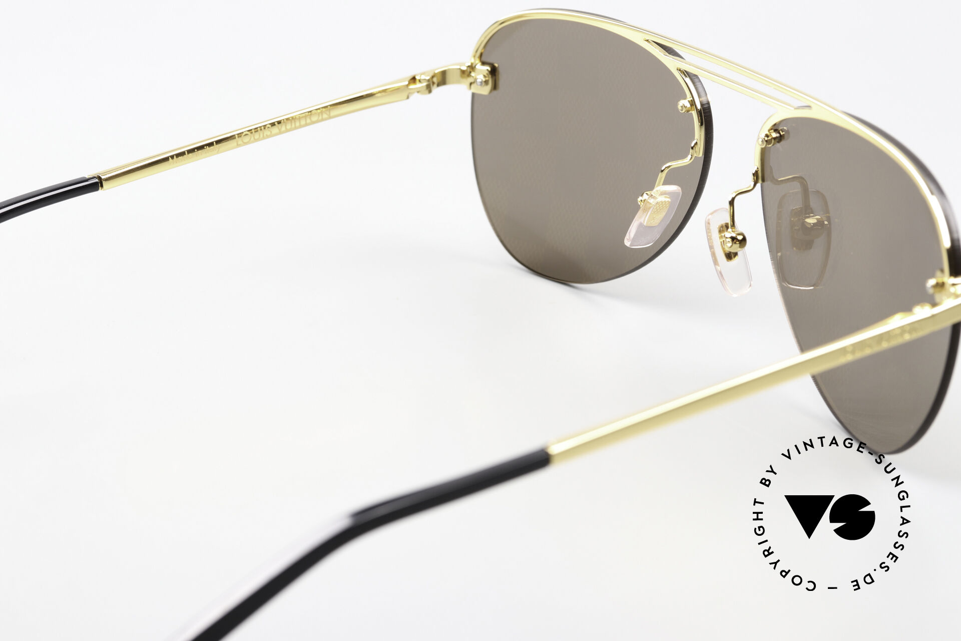 Sunglasses Louis Vuitton Clockwise Gold With Damier Checker Lens