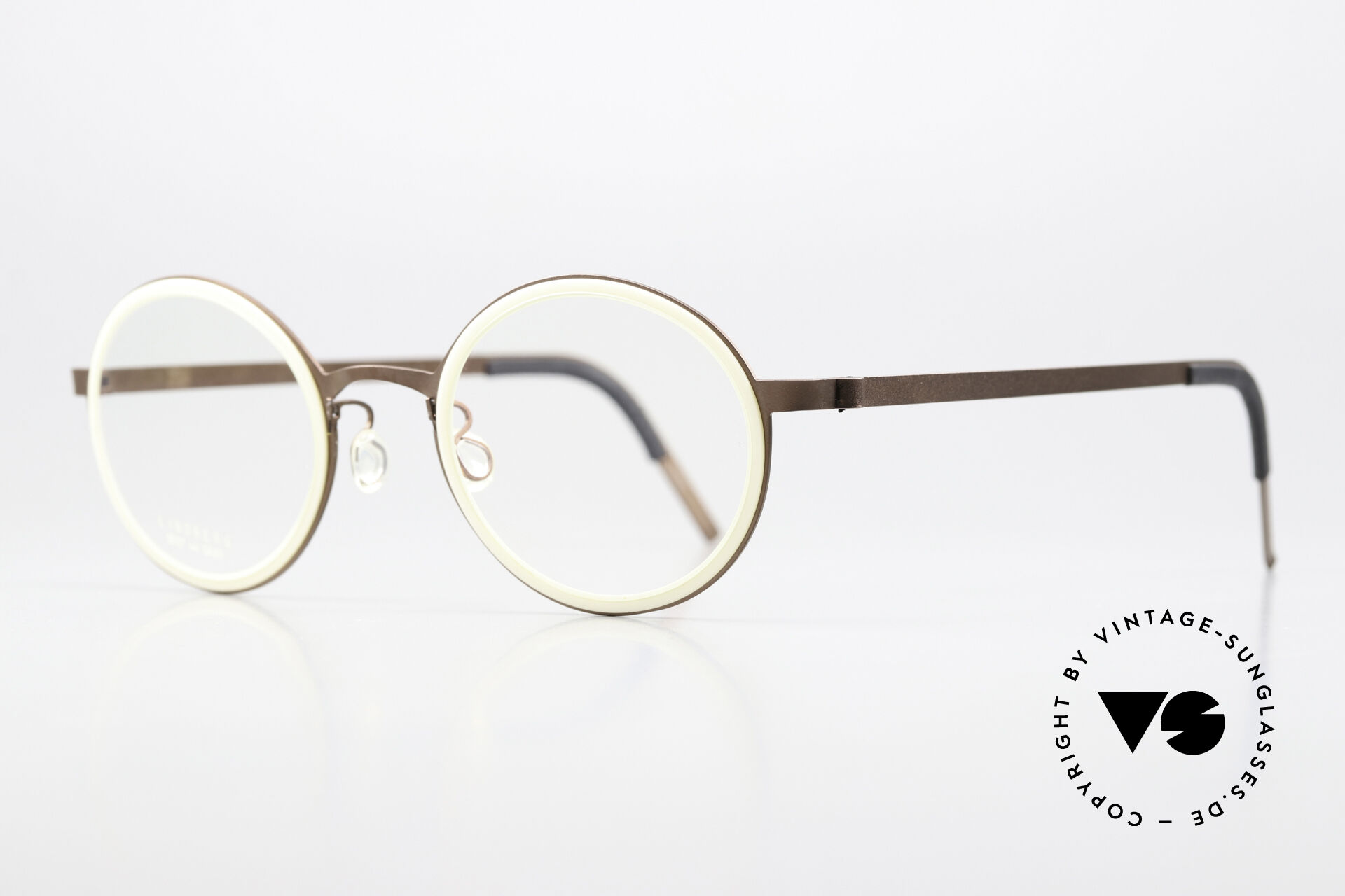 Lindberg 9707 Strip Titanium Round Titanium Frame Unisex