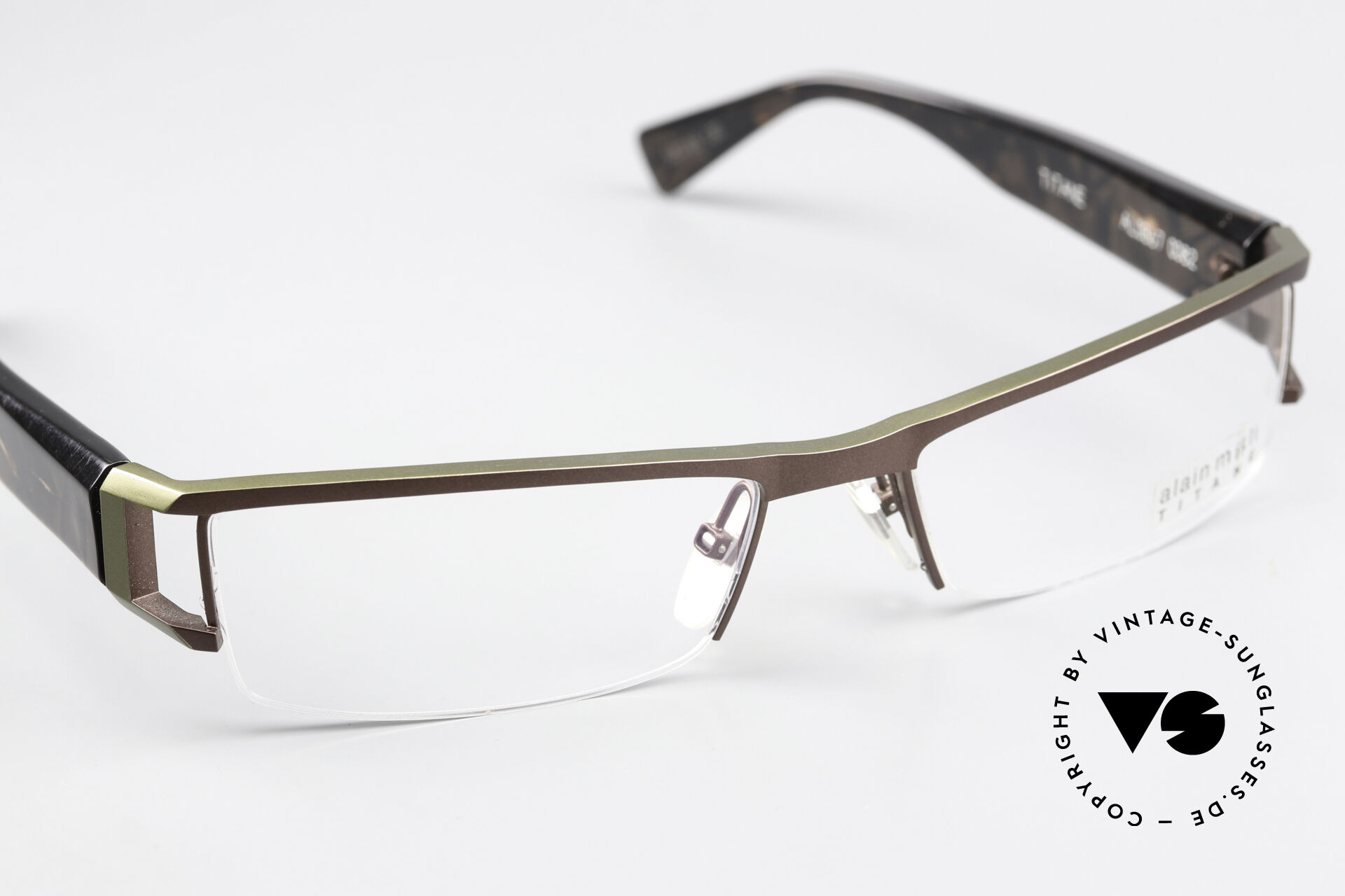 Alain Mikli AL0867 Titanium Designer Eyewear