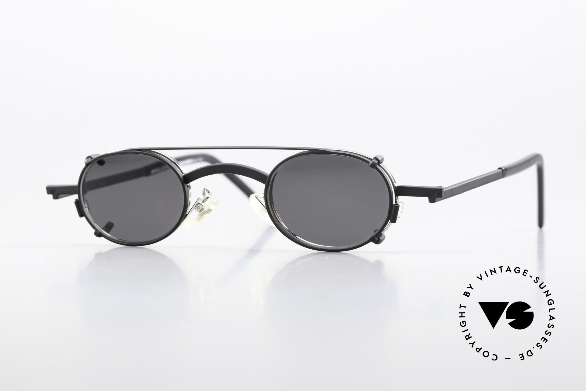 Sunglasses Christian Roth 2505 Oval Frame Black Clip On