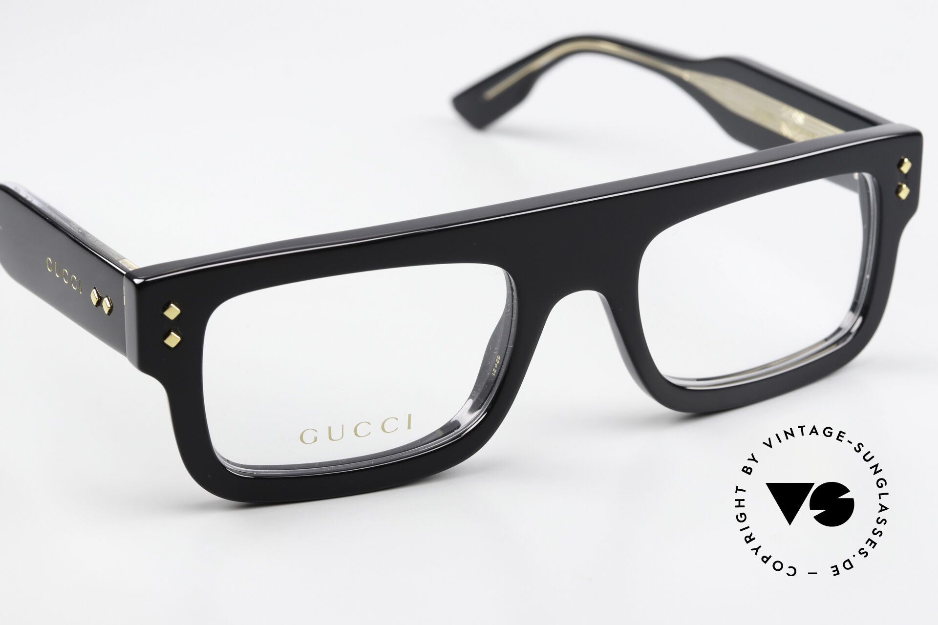 Gucci Black Frame with Gold Detailing Sunglasses Amazon.com: Gucci GG1221S GG Interlocking Logo Pilot-Shaped  main image 2