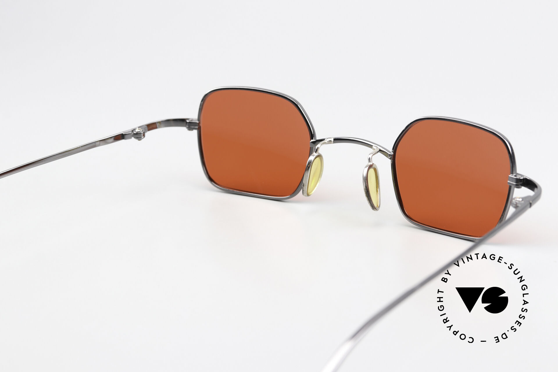 Sunglasses Christian Roth 14004 Titan Shades Blood Orange