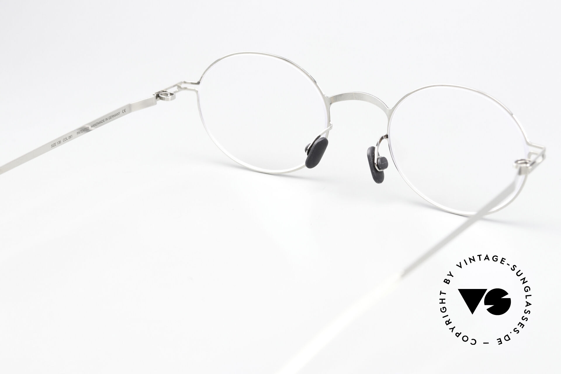 MYKITA Sunglasses Alexandre ARI Col F54 Silk White Frame Sunglasses Mykita Anana Feminine Round Sunglasses main image 2
